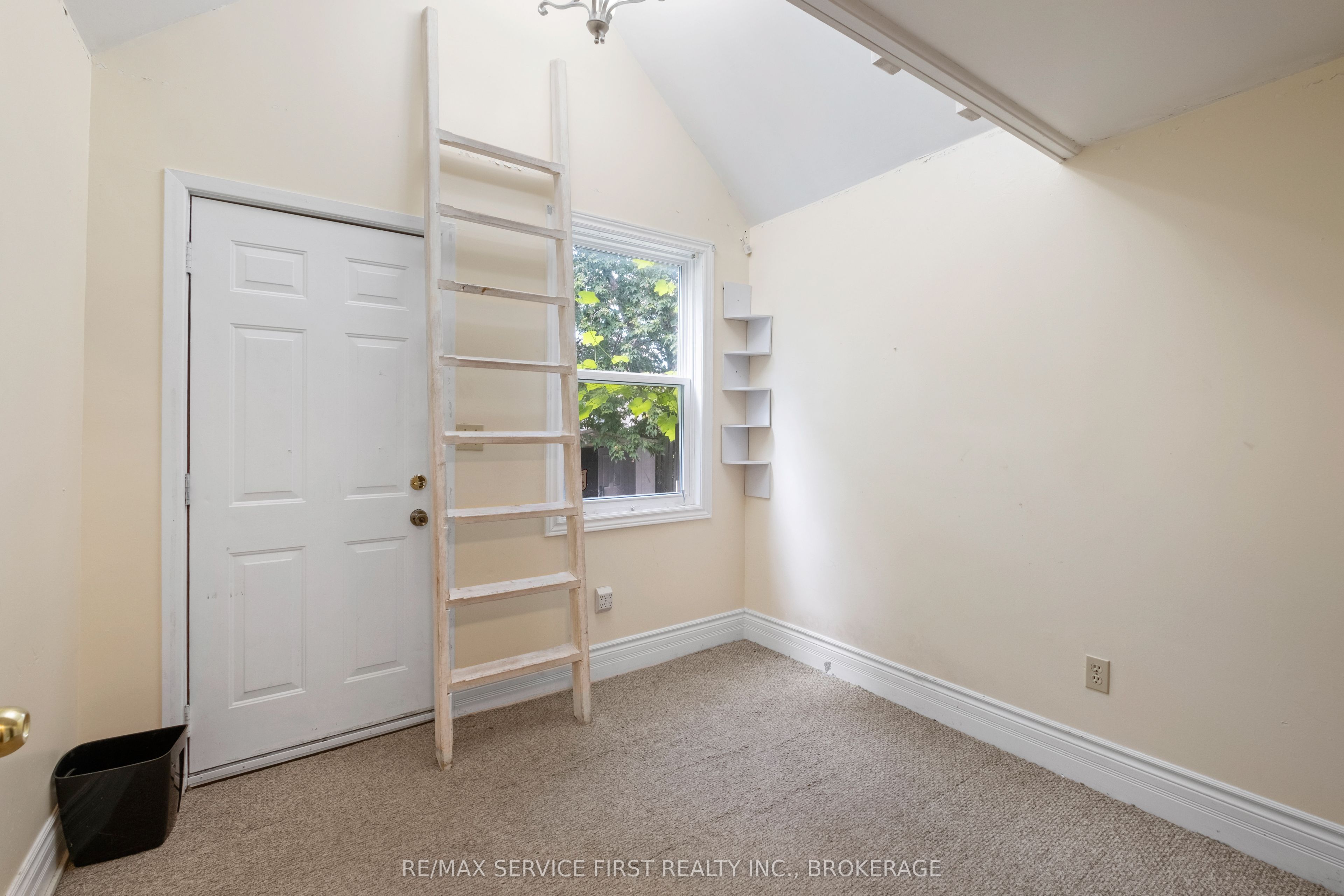 392 Alfred Street Property Photo 27