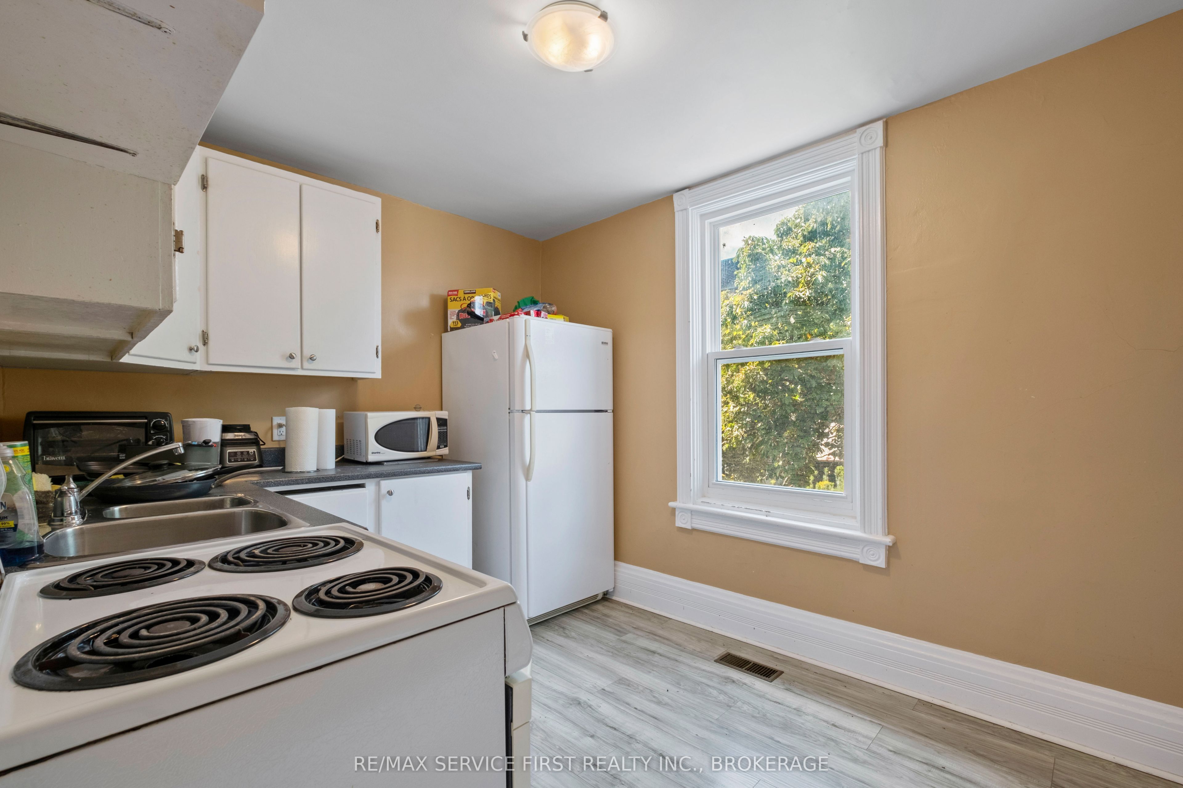 392 Alfred Street Property Photo 35