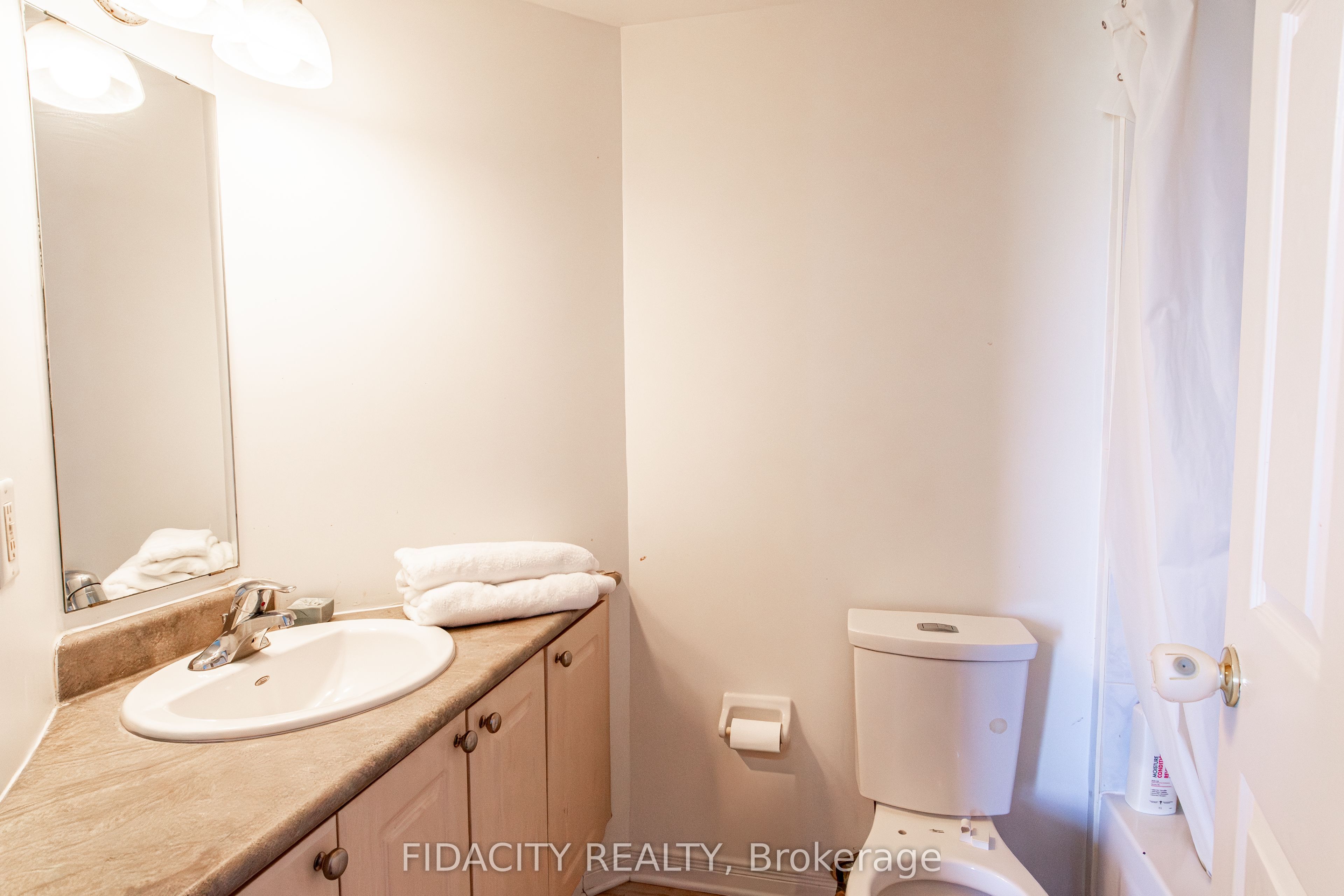 310 Central Park Drive 8a Property Photo 9