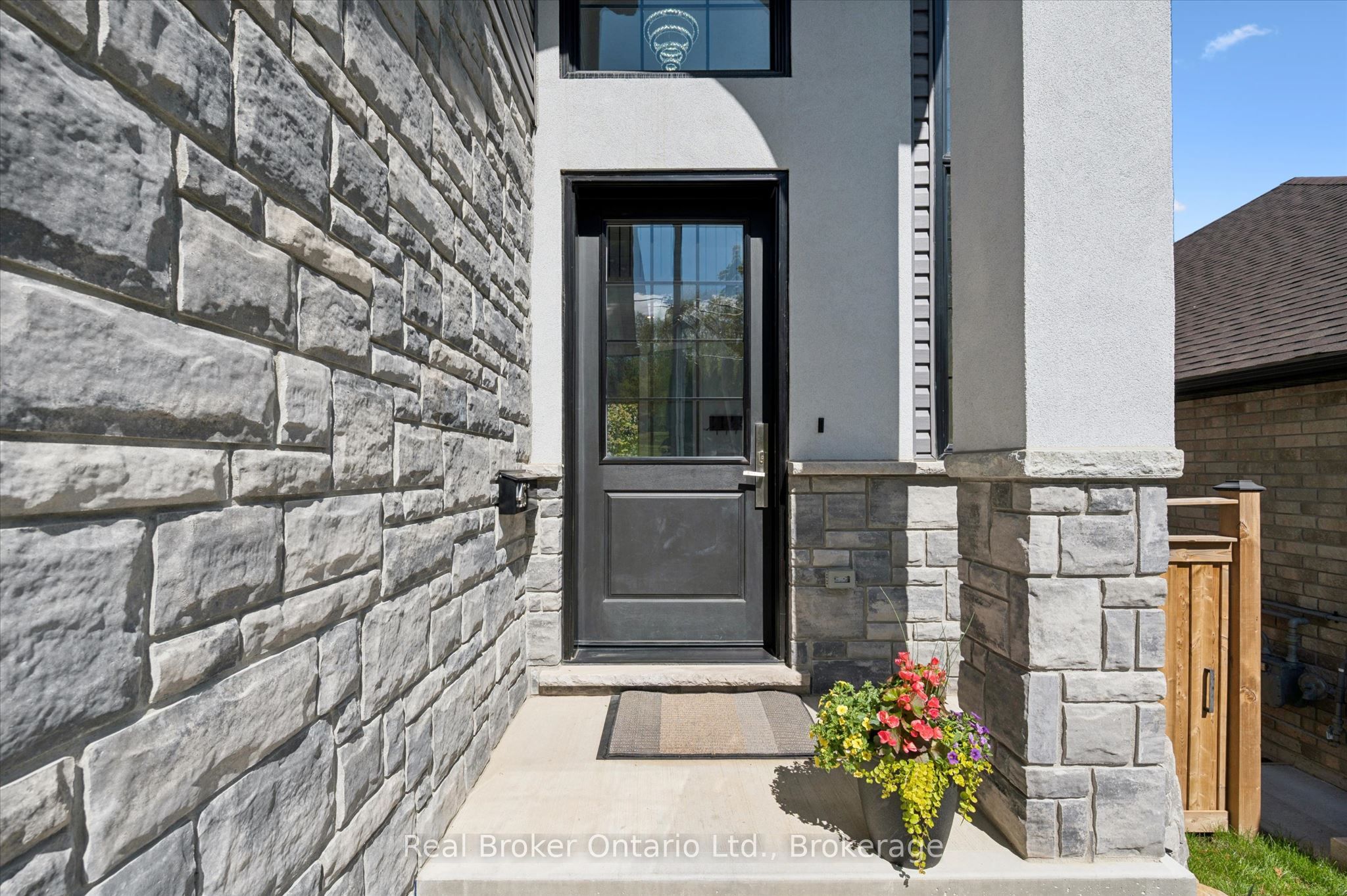 46 Washington Street Property Photo 4