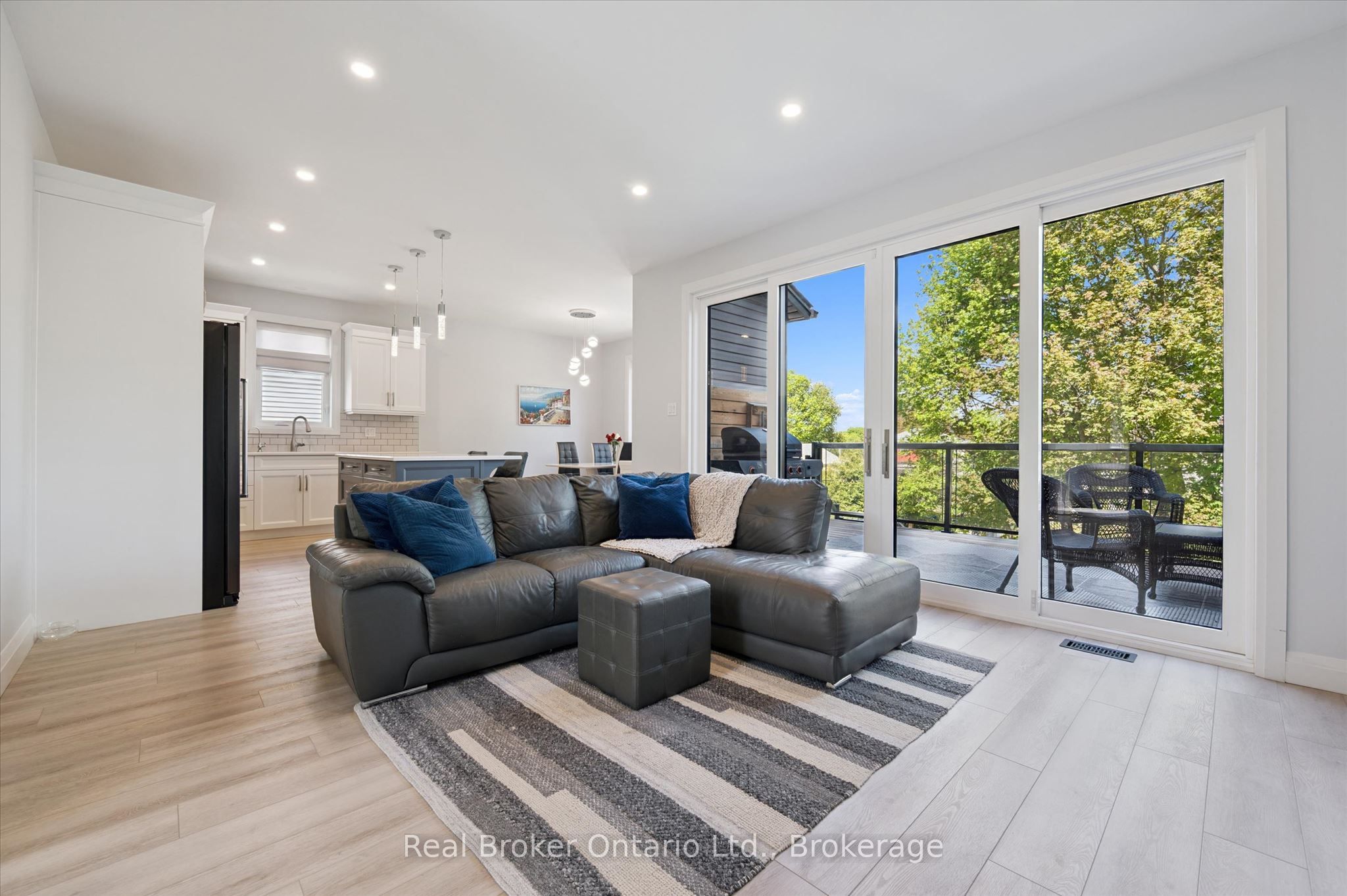 46 Washington Street Property Photo 9