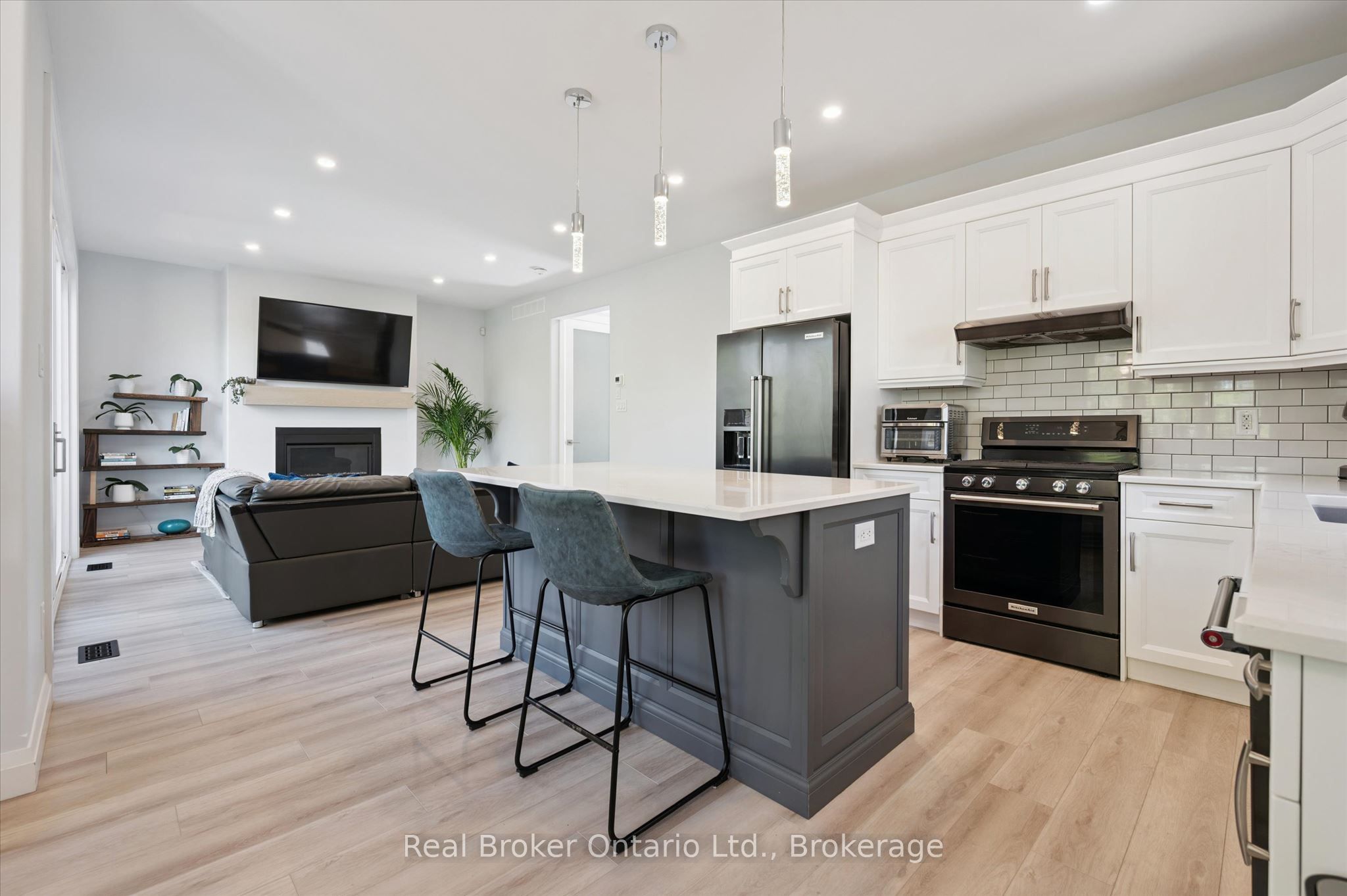 46 Washington Street Property Photo 10