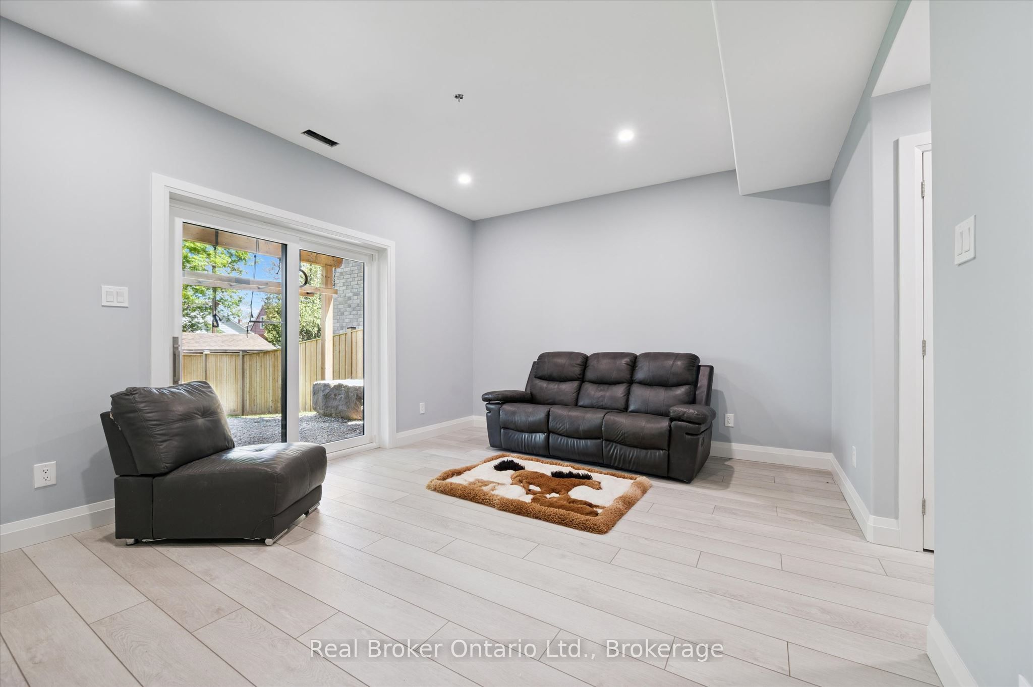 46 Washington Street Property Photo 30