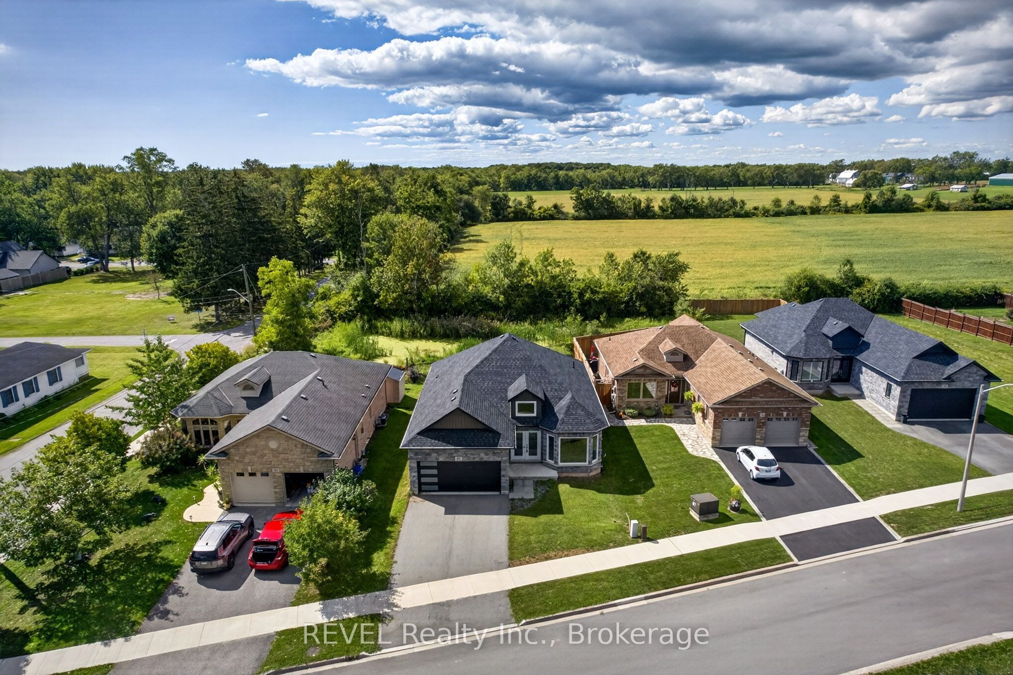 201 Hetram Court Property Photo 35