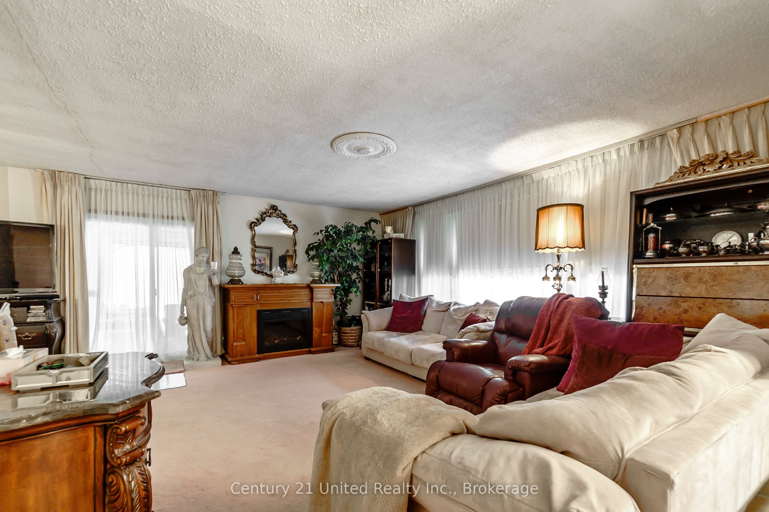 2085 Springwood Road Property Photo 3
