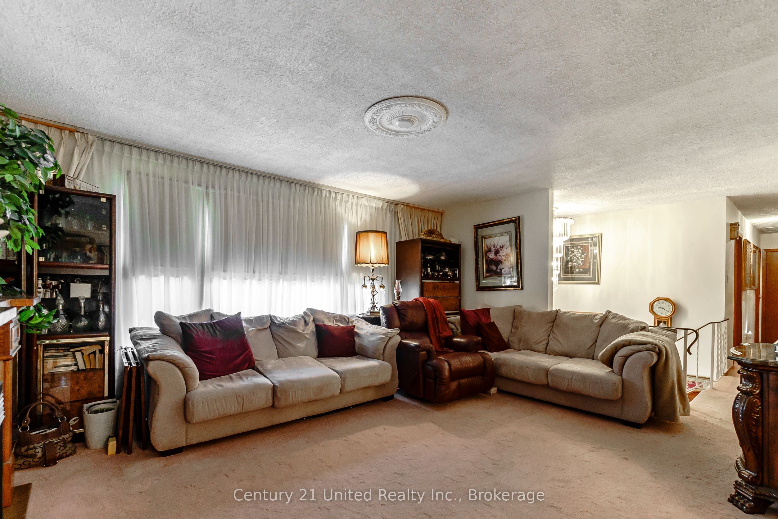 2085 Springwood Road Property Photo 4