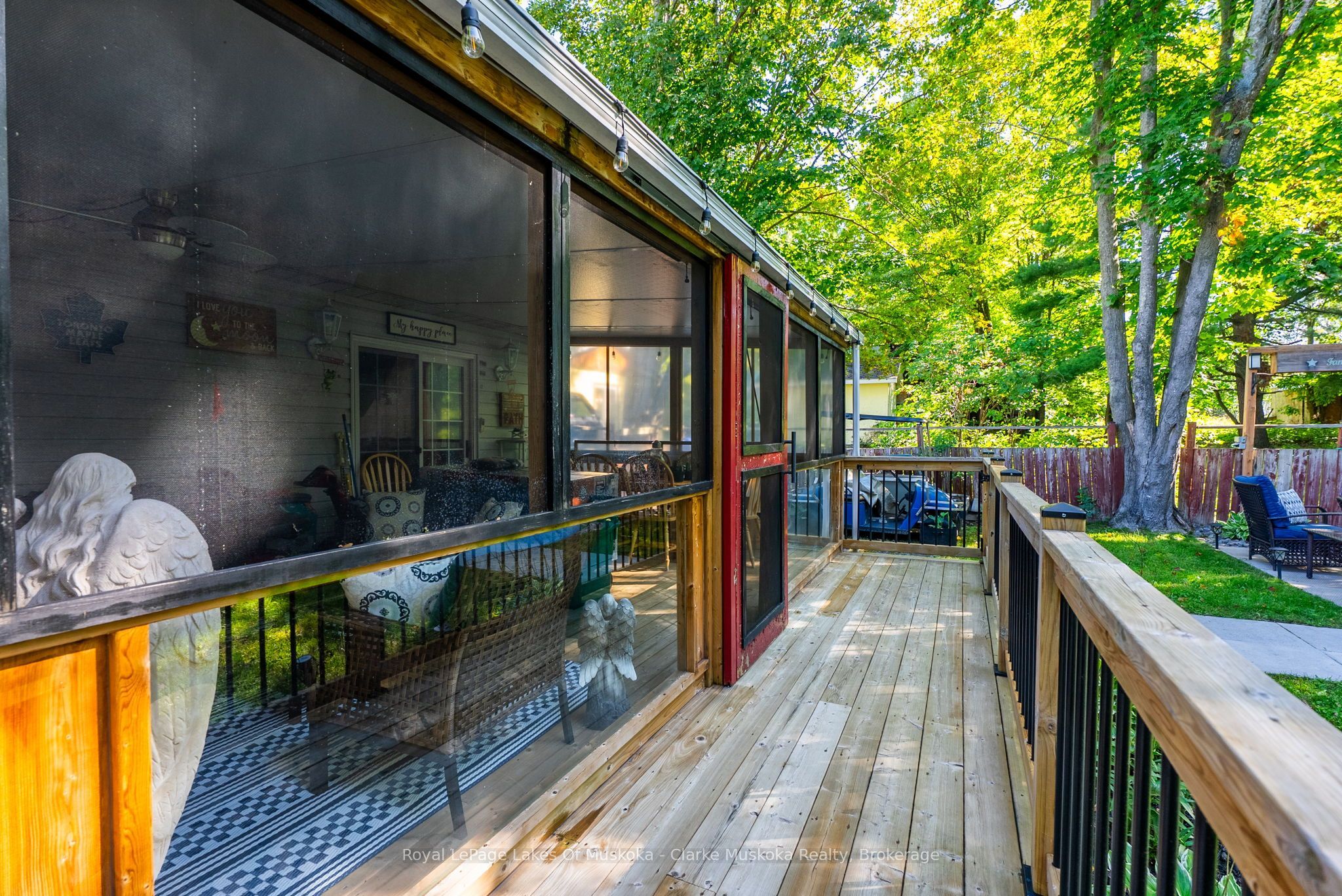 251 James Street W Property Photo 4