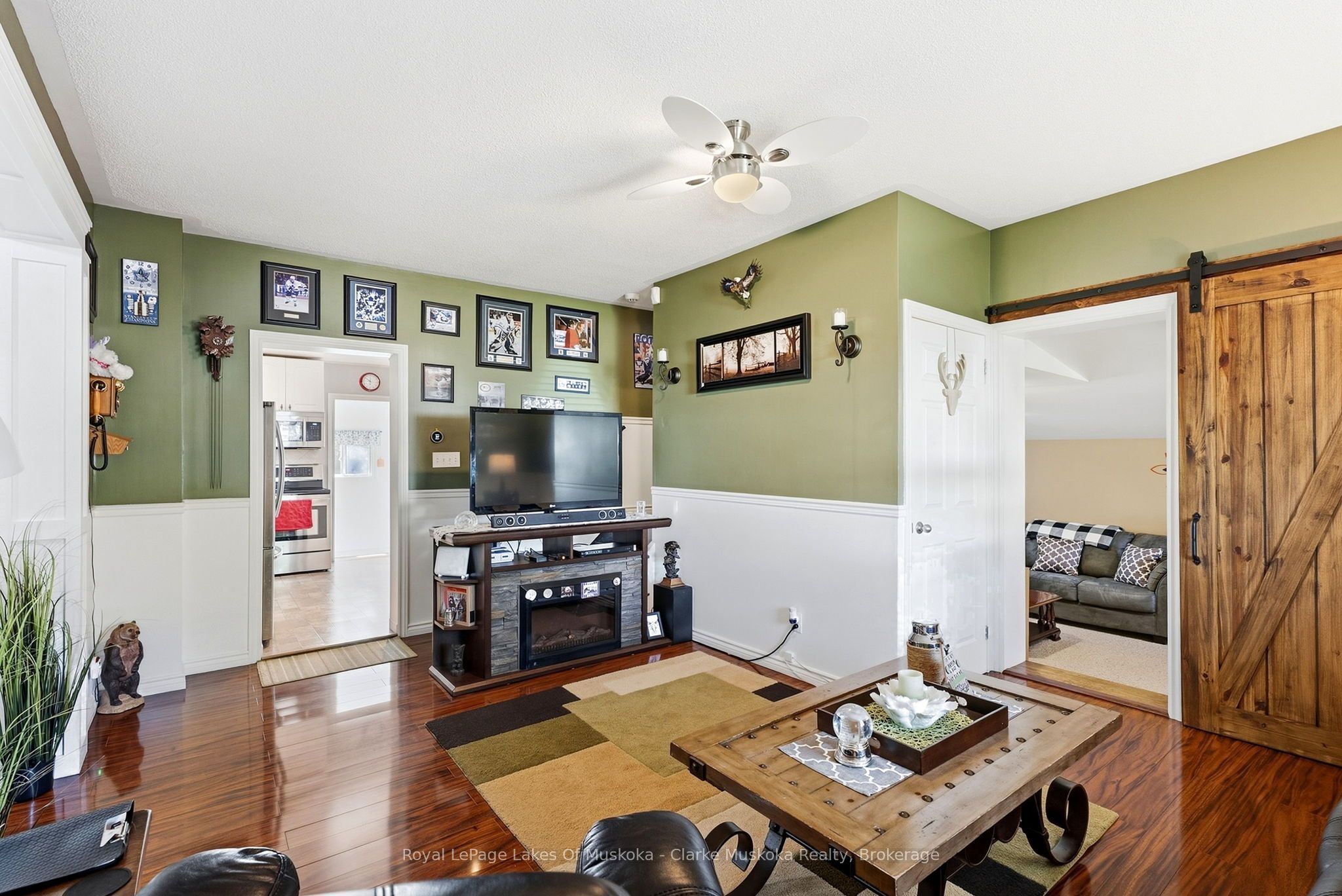 251 James Street W Property Photo 6