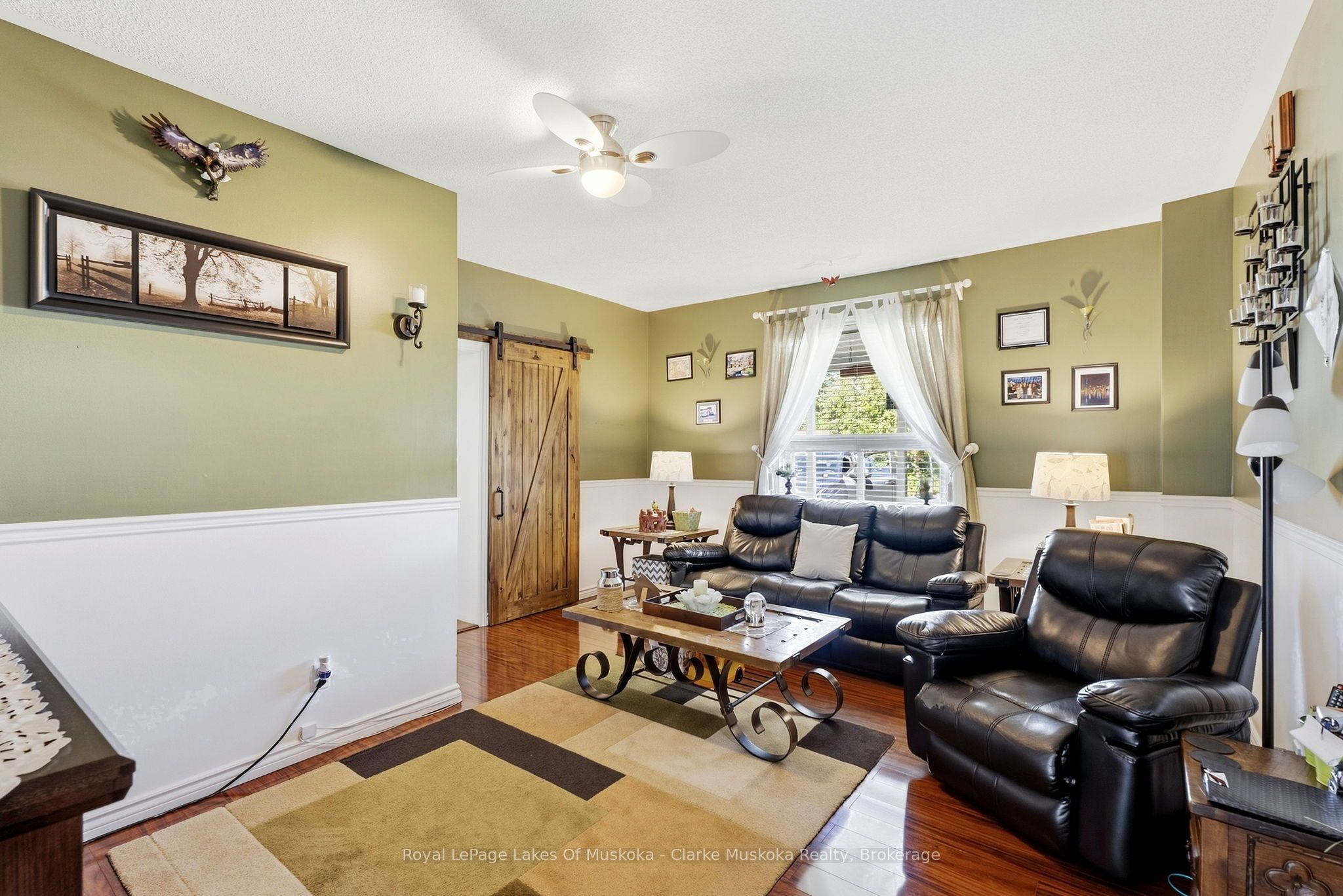 251 James Street W Property Photo 7