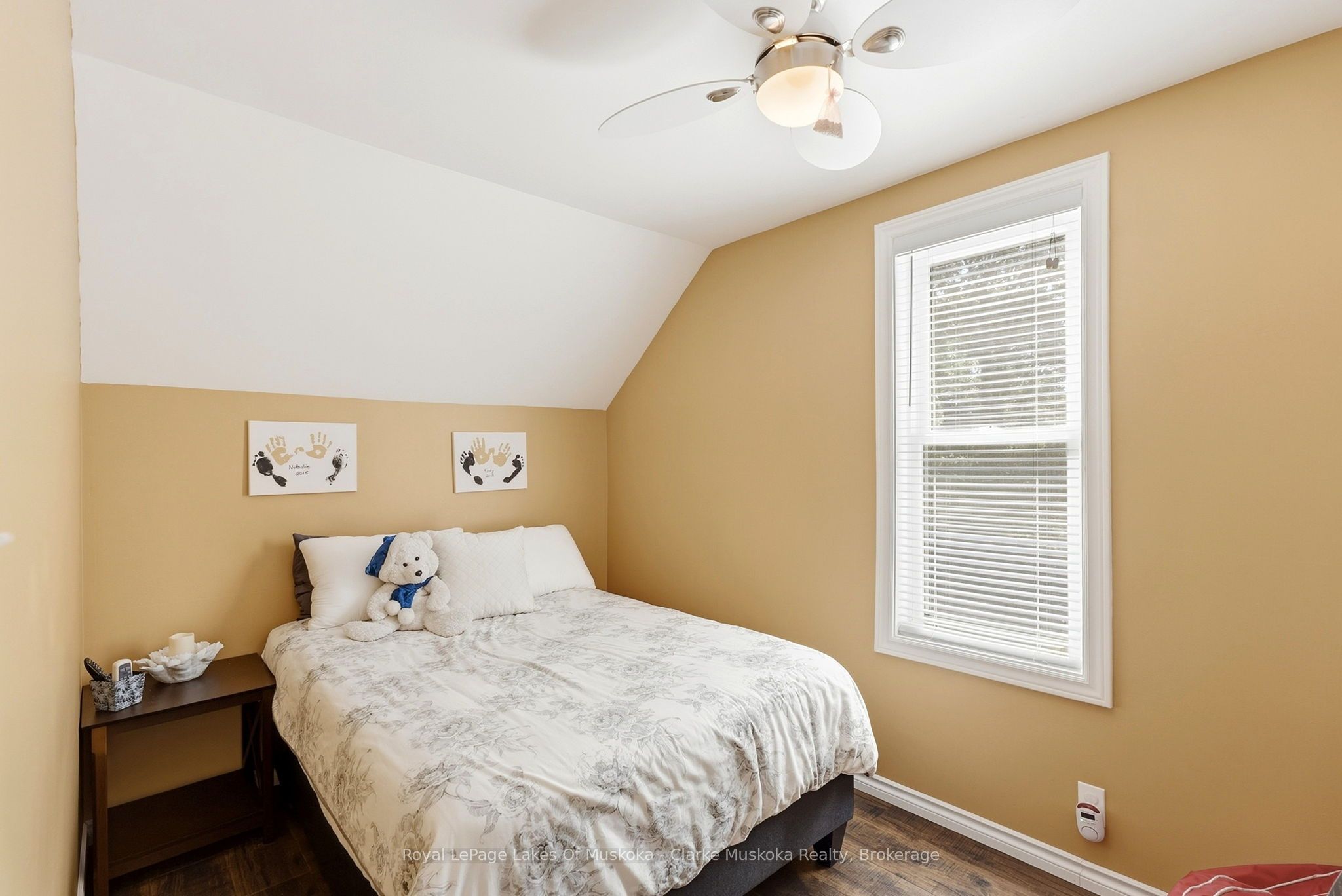 251 James Street W Property Photo 15