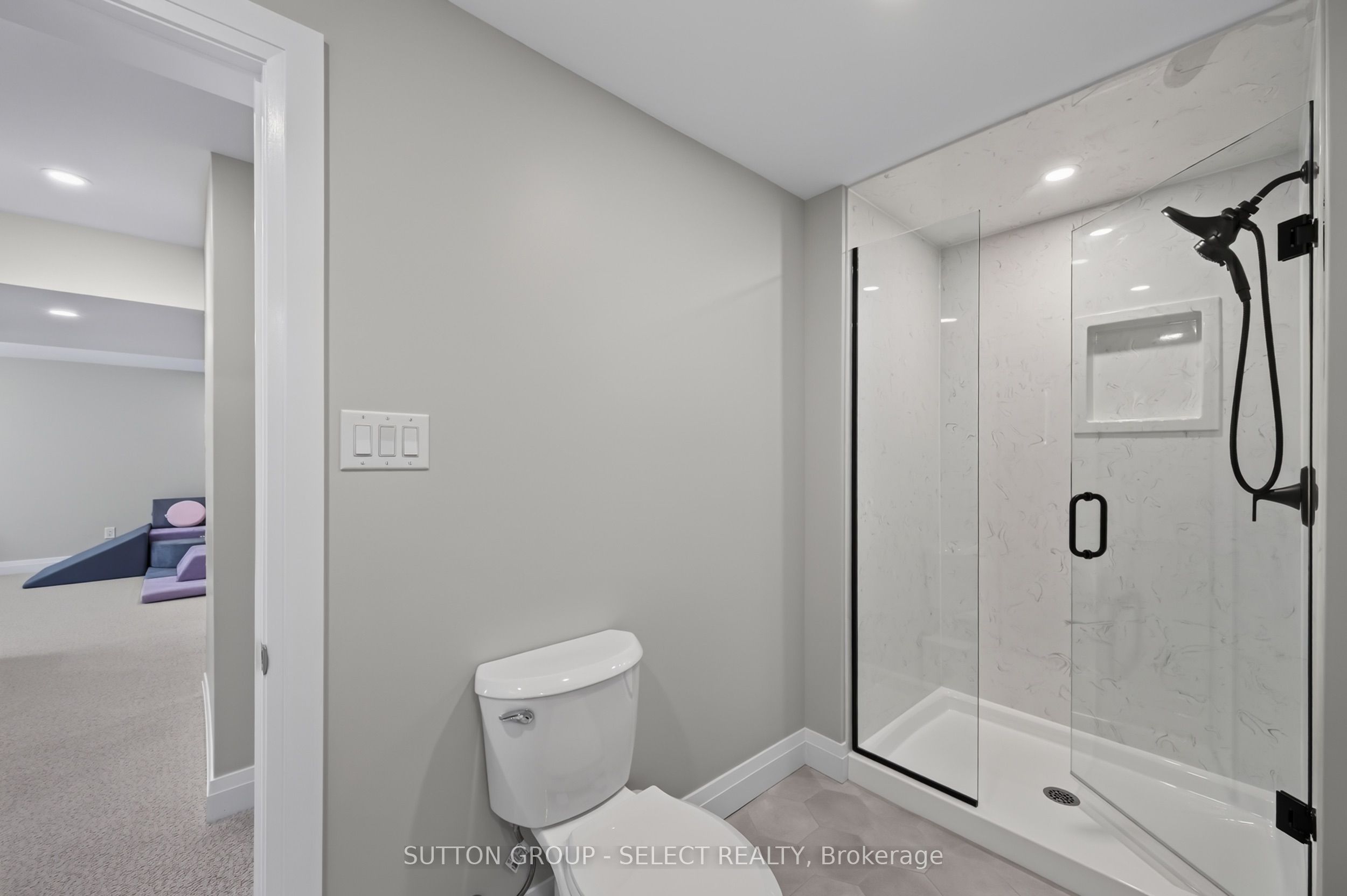 216 Martin Drive Property Photo 37