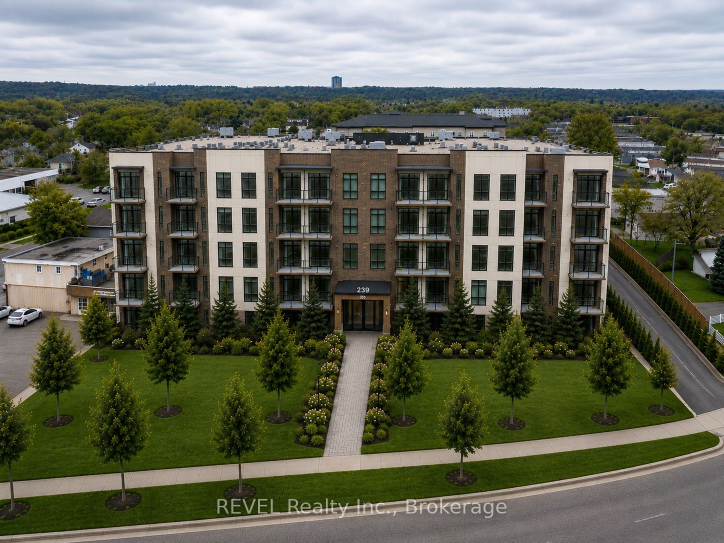 239 ST. PAUL Street W