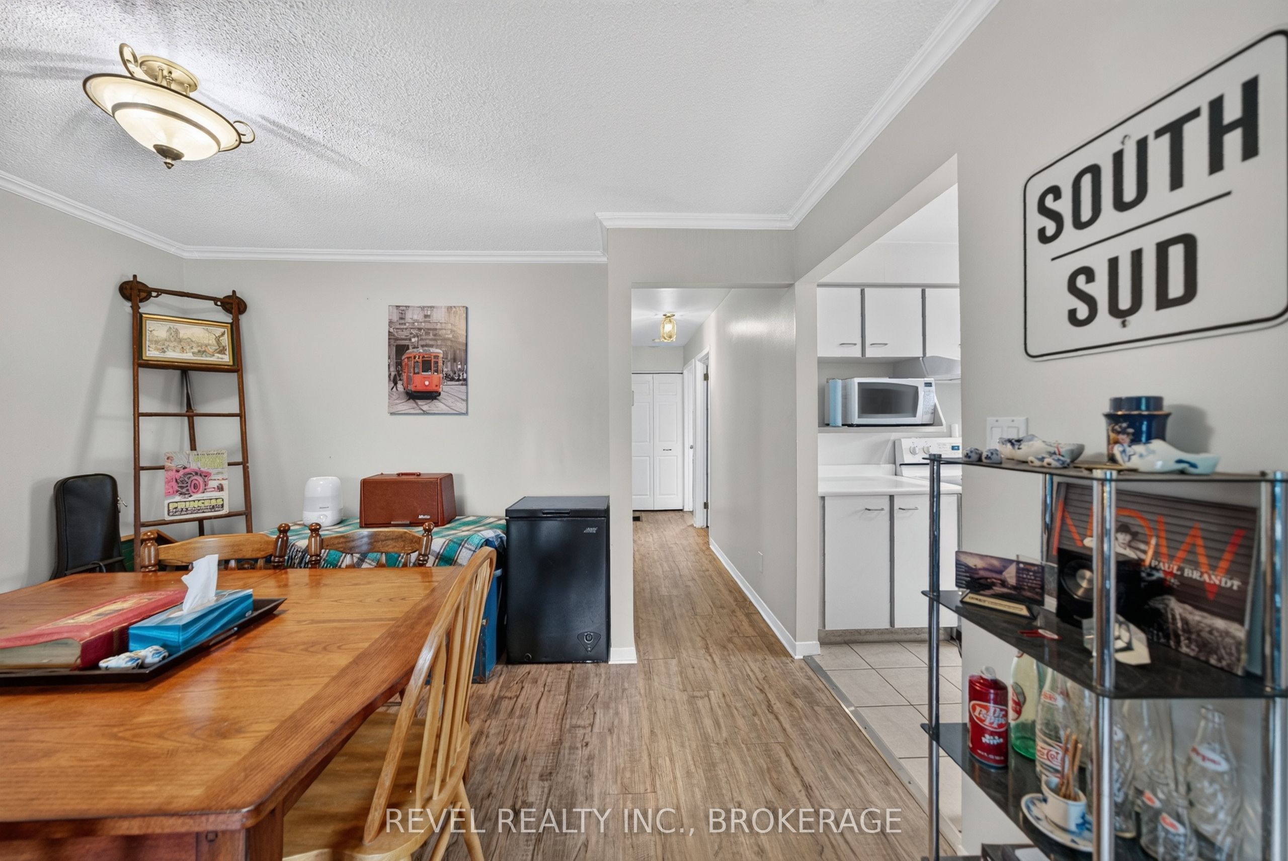 986 Killarney Crescent Property Photo 7