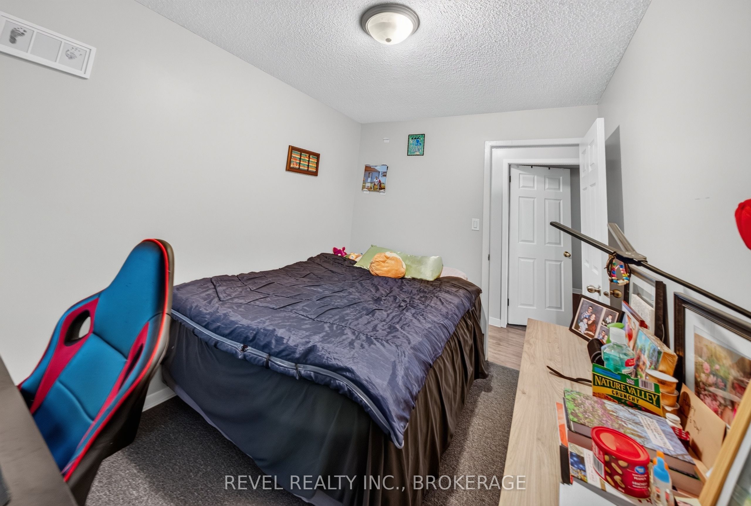 986 Killarney Crescent Property Photo 15