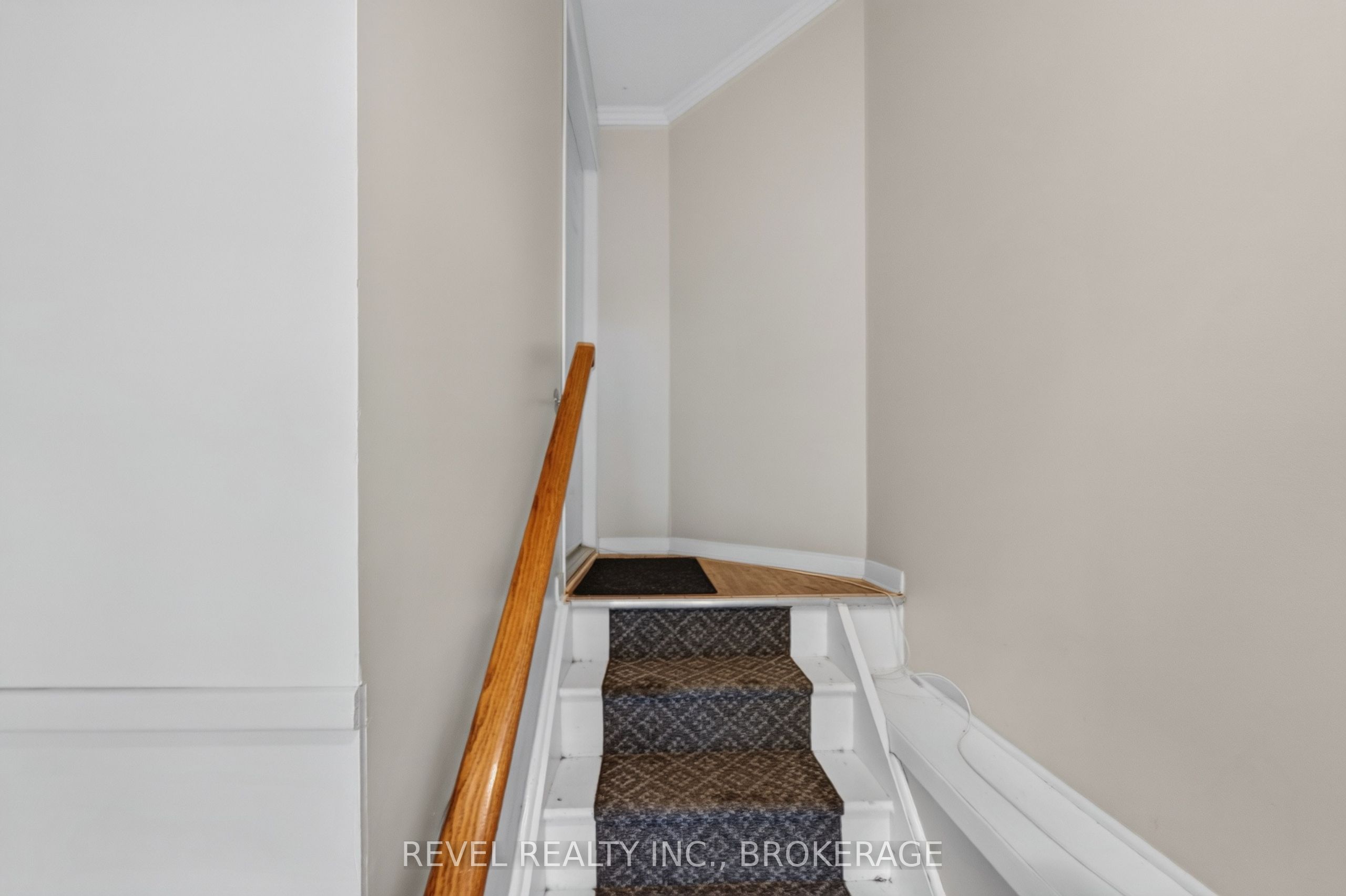 986 Killarney Crescent Property Photo 20