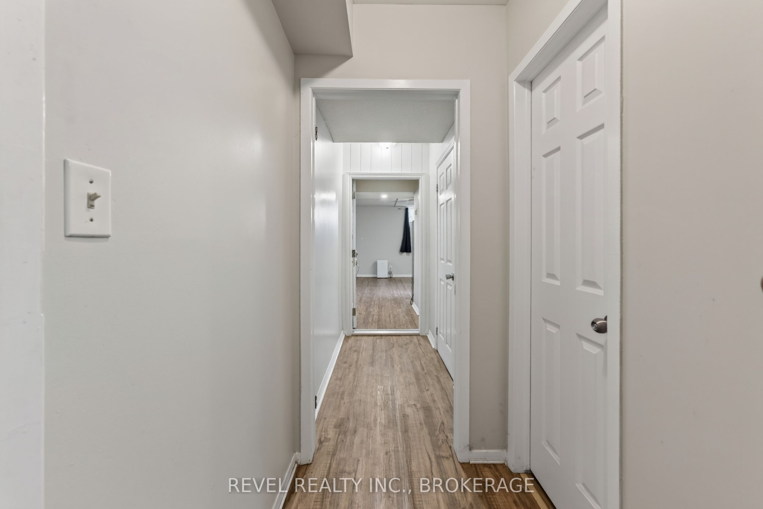 986 Killarney Crescent Property Photo 21