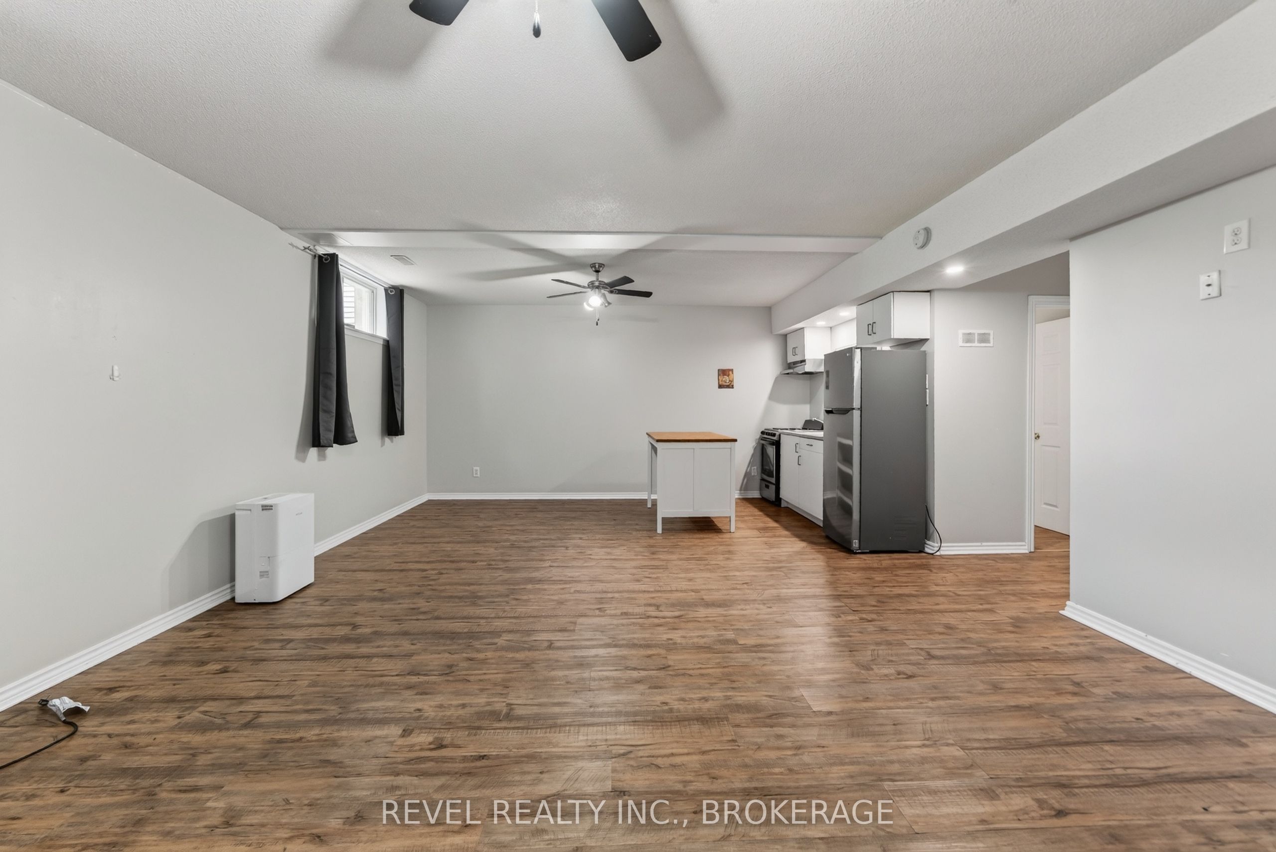 986 Killarney Crescent Property Photo 28