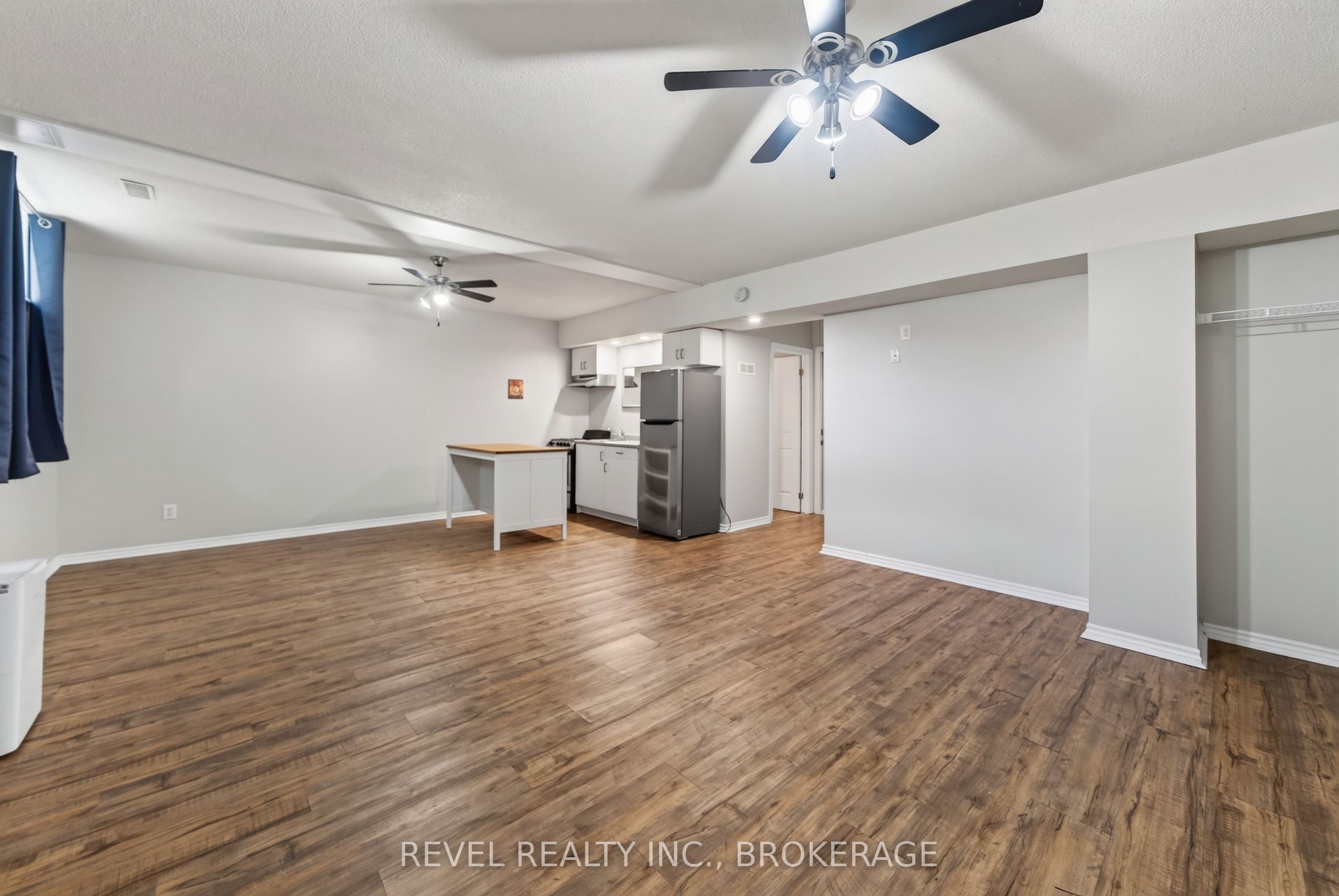 986 Killarney Crescent Property Photo 29