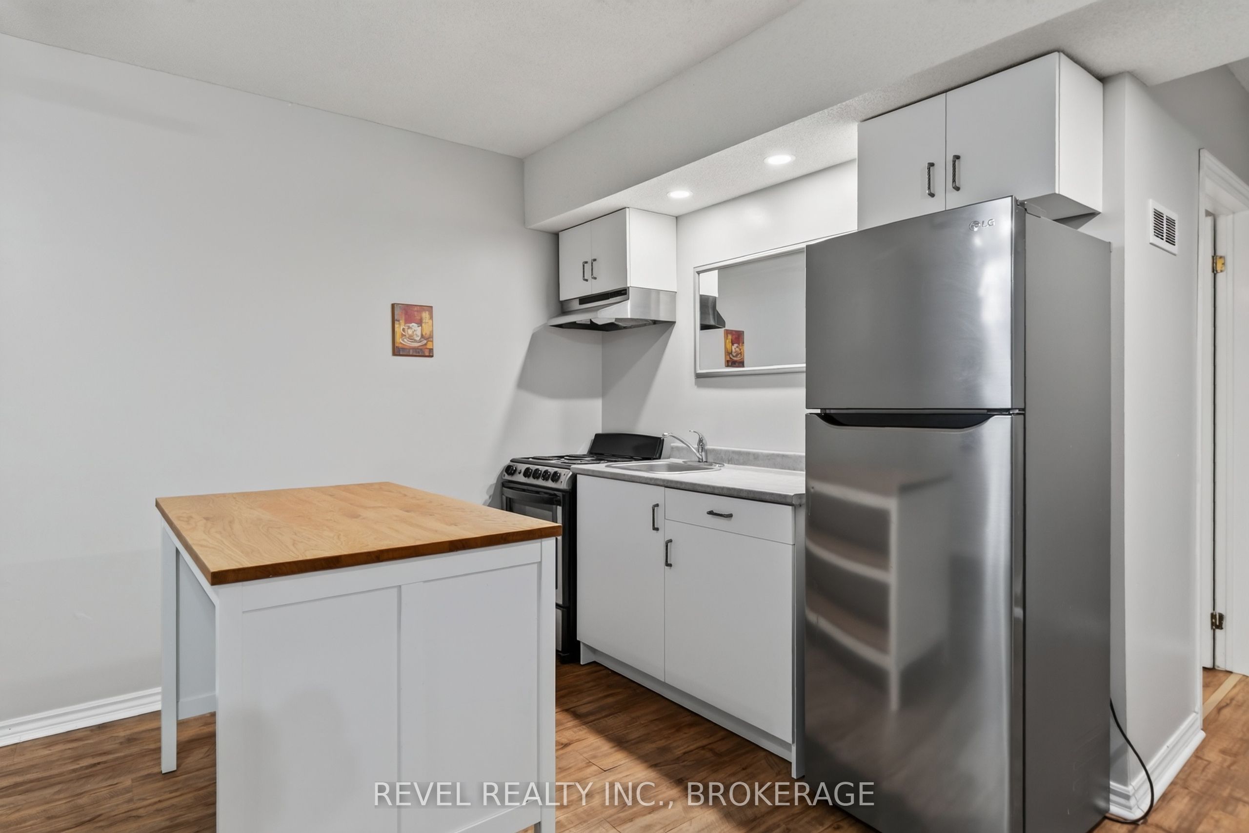 986 Killarney Crescent Property Photo 35