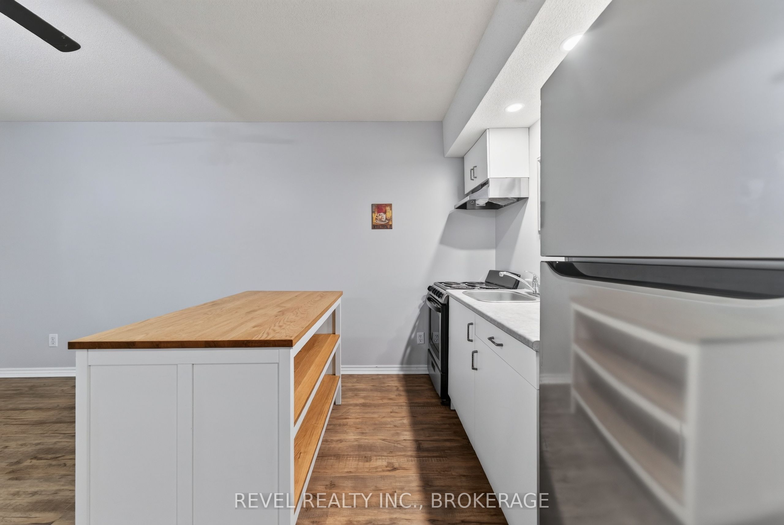 986 Killarney Crescent Property Photo 37