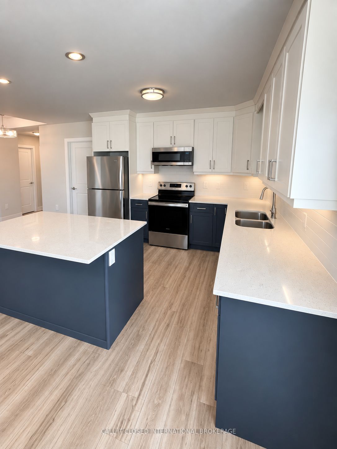 100 The Promenade 416 Property Photo 19