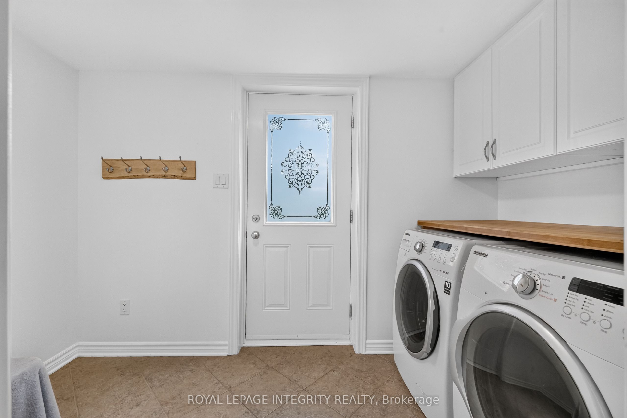 1954 Farisita Drive Property Photo 23