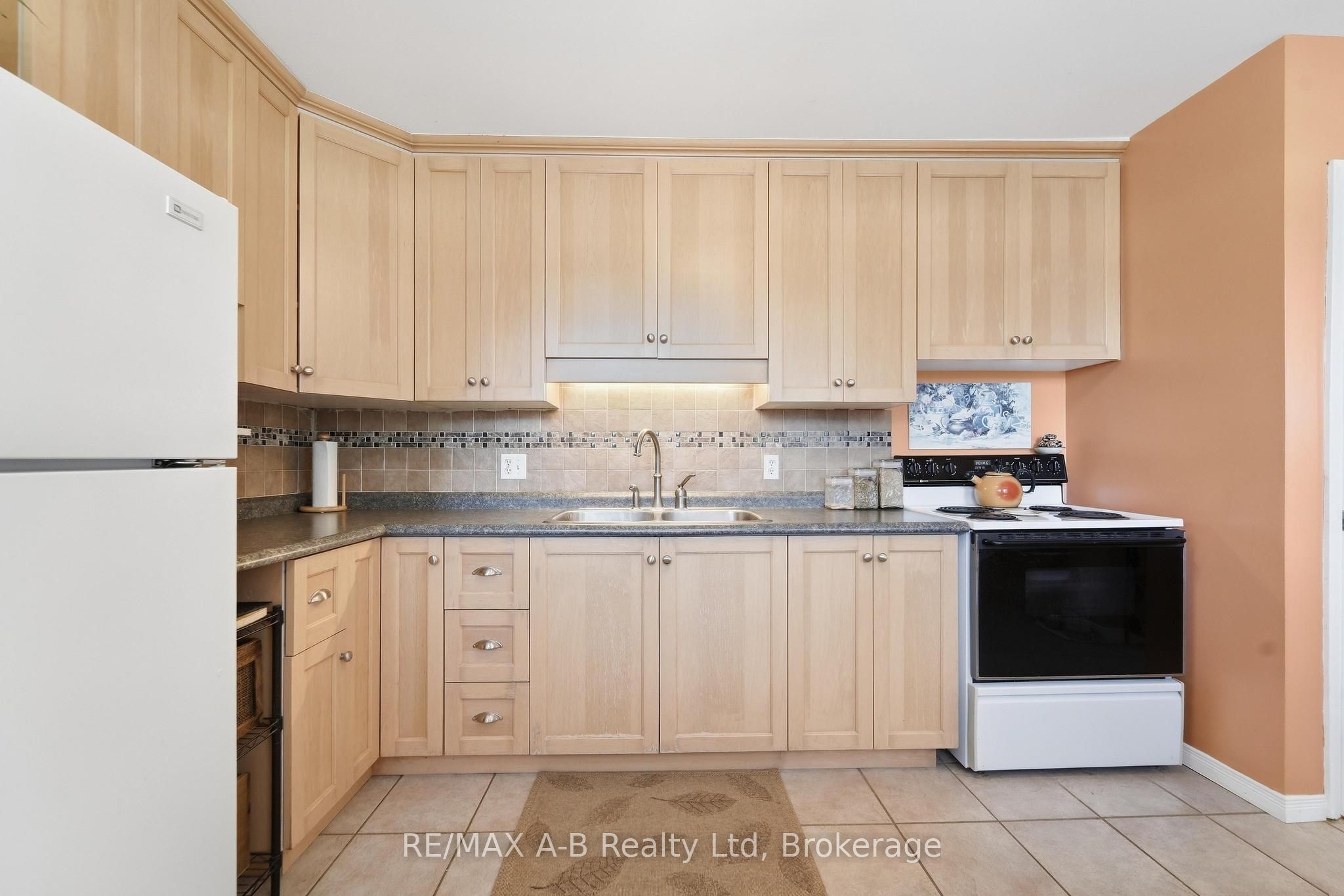 164 Redford Crescent Property Photo 4