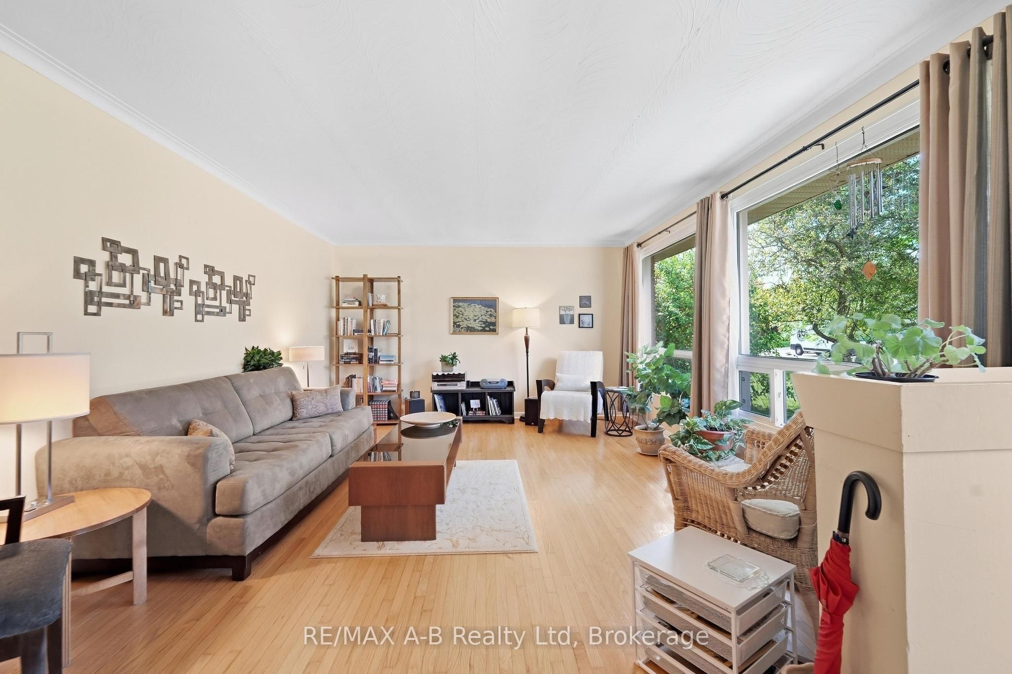 164 Redford Crescent Property Photo 7