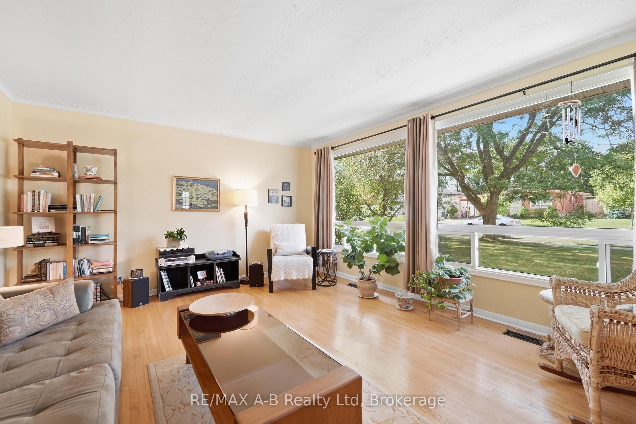 164 Redford Crescent Property Photo 8