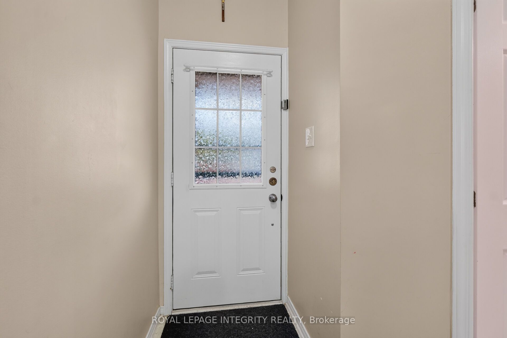 343 Rolling Meadow Crescent Property Photo 6