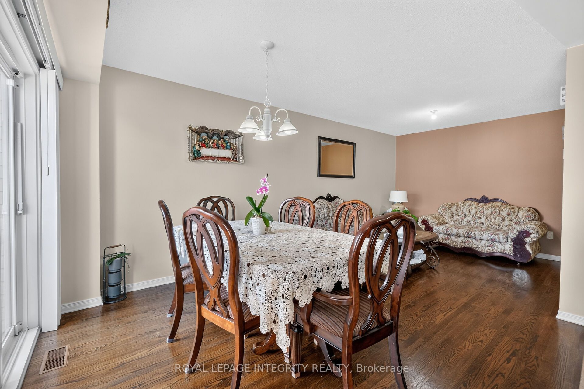 343 Rolling Meadow Crescent Property Photo 13