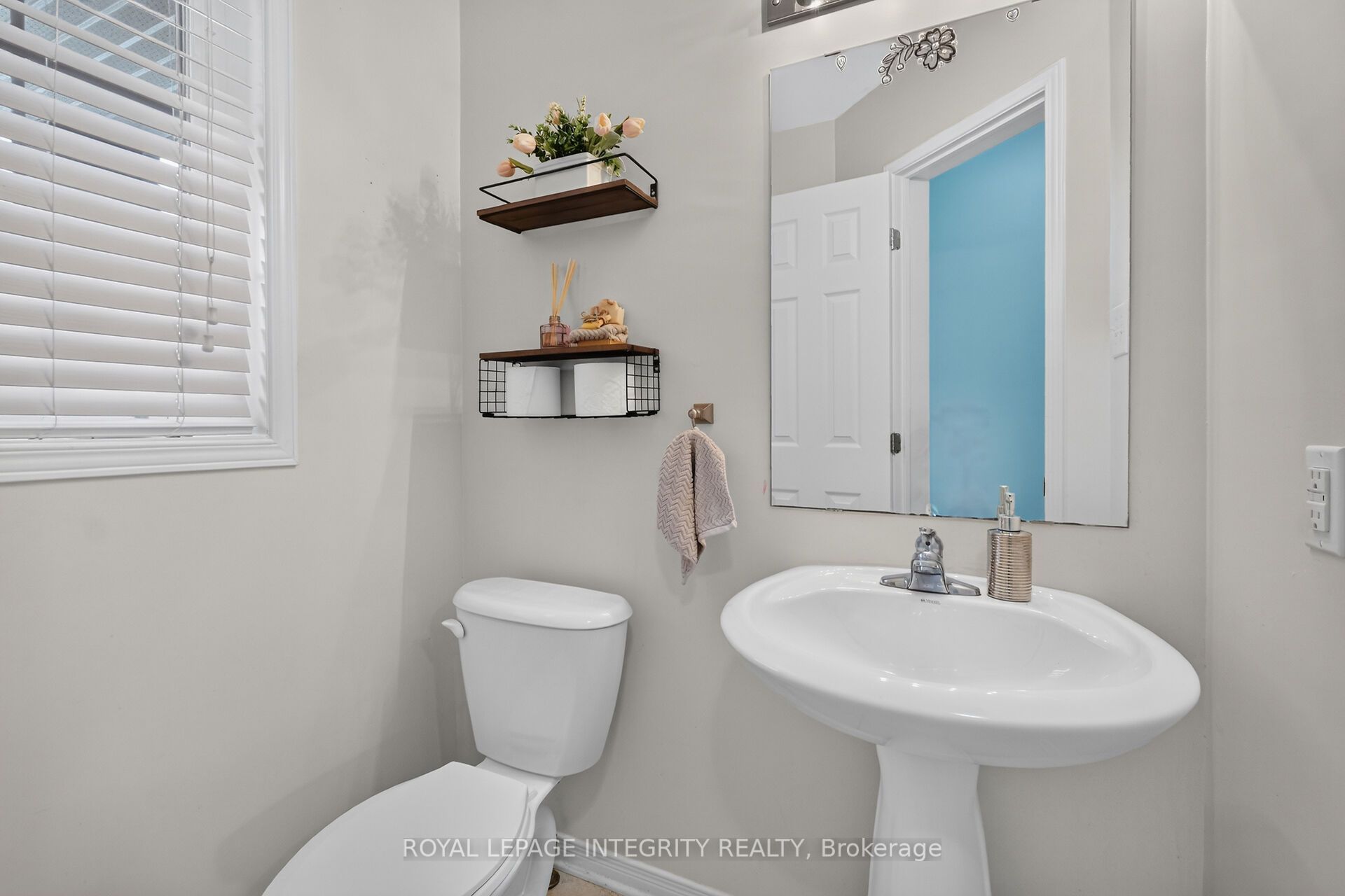 343 Rolling Meadow Crescent Property Photo 22