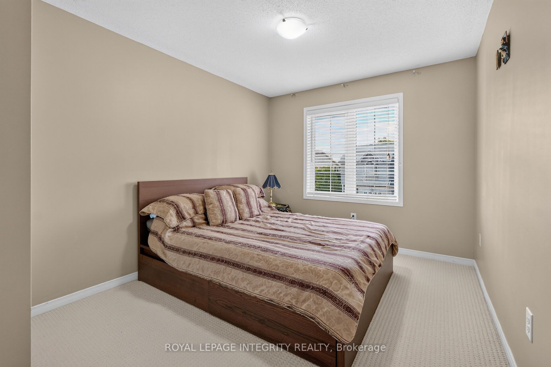 343 Rolling Meadow Crescent Property Photo 27