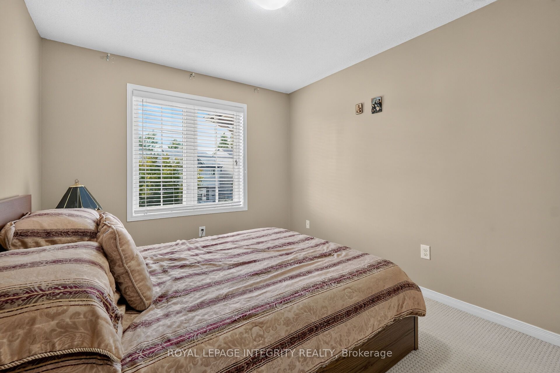 343 Rolling Meadow Crescent Property Photo 28