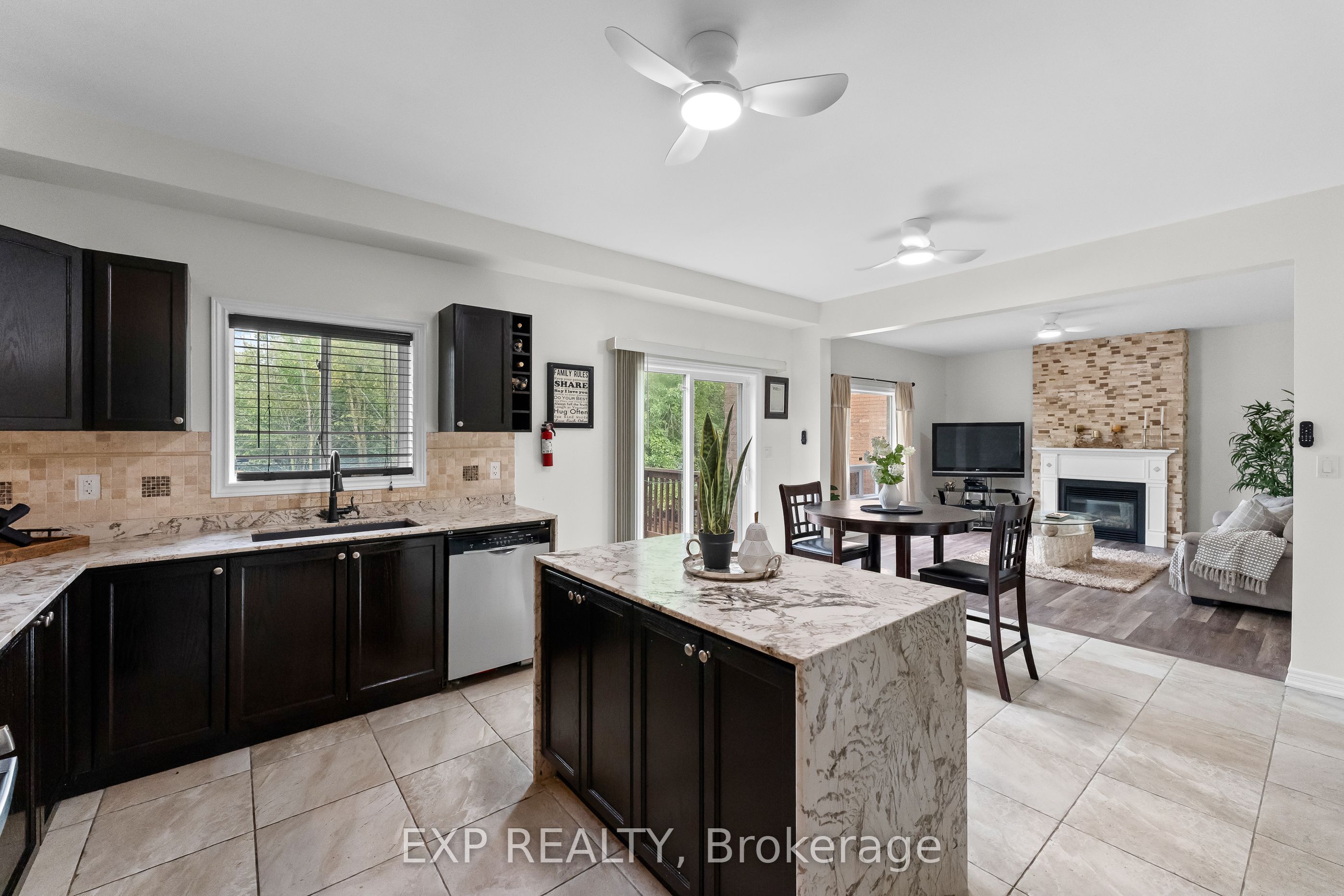 8876 Tristar Crescent Property Photo 14
