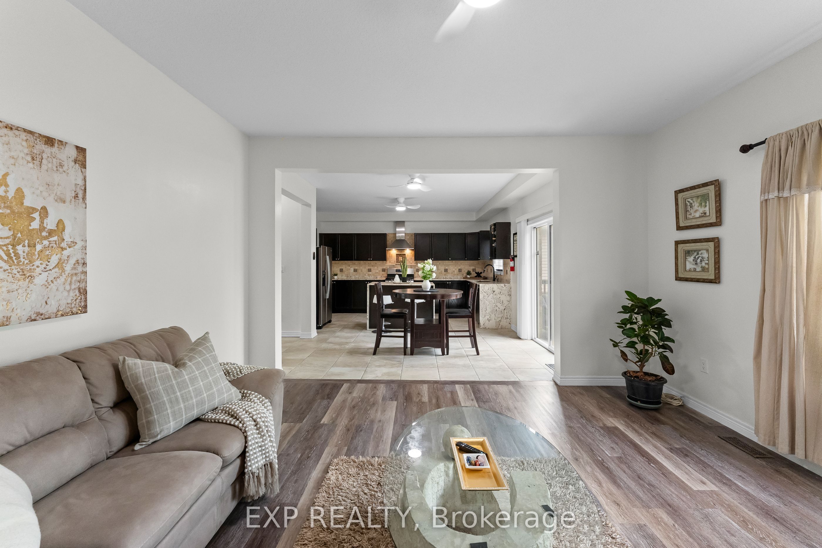 8876 Tristar Crescent Property Photo 17
