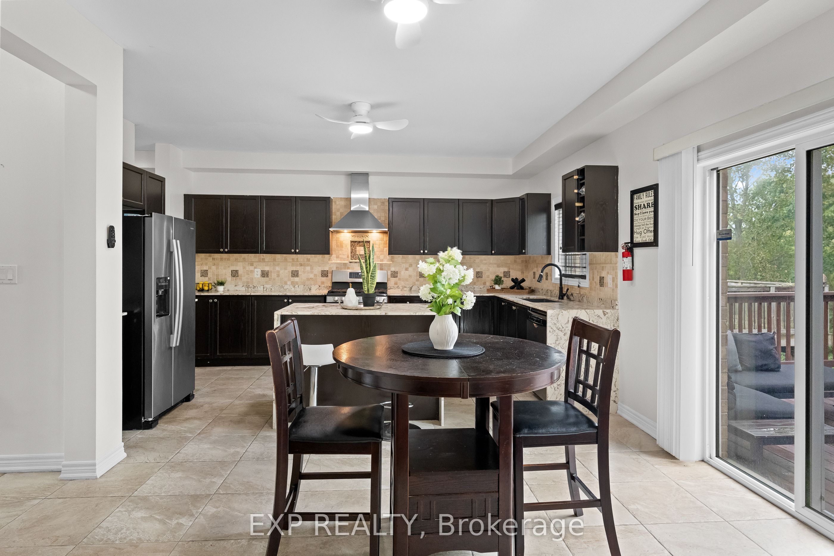 8876 Tristar Crescent Property Photo 18