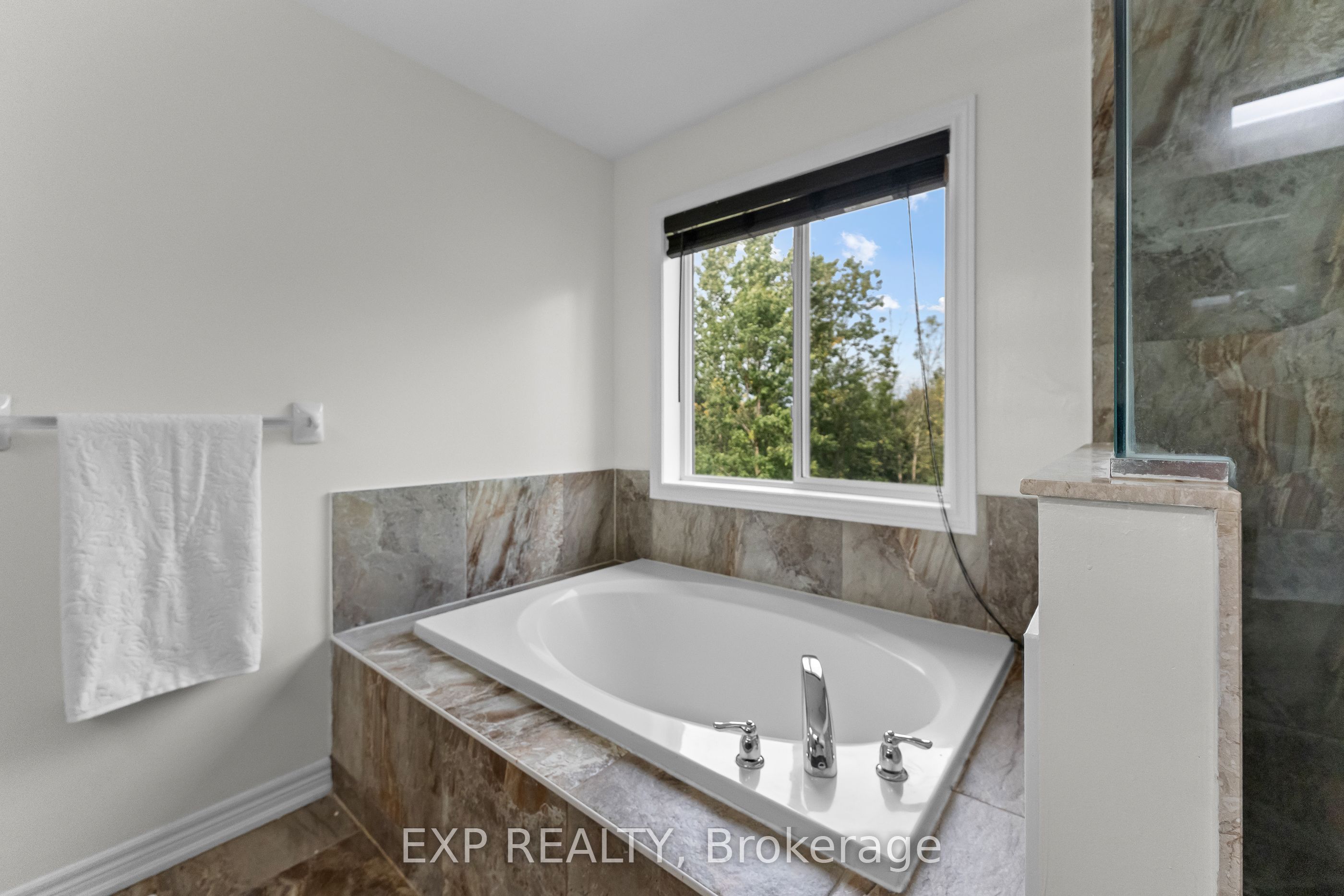 8876 Tristar Crescent Property Photo 27