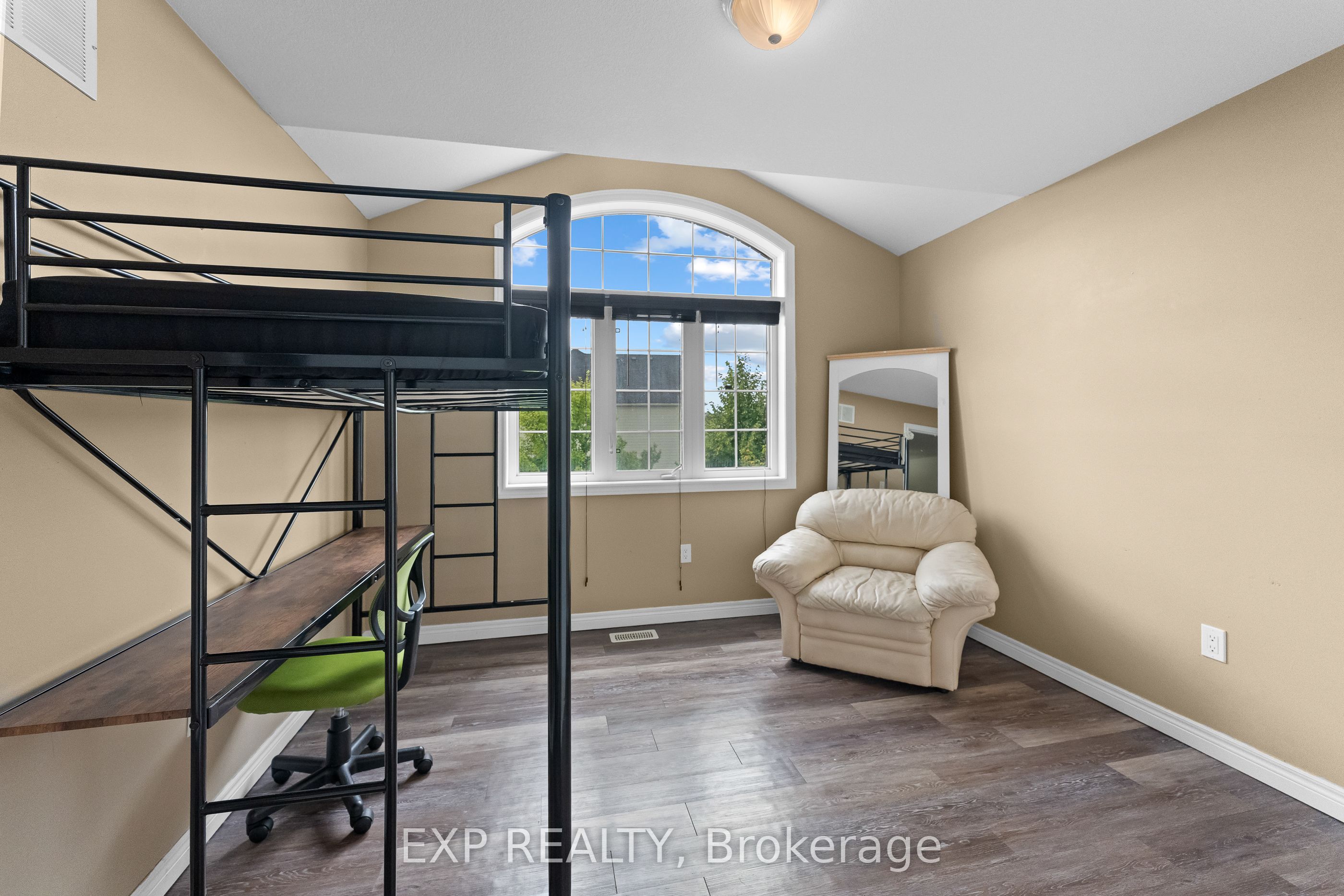 8876 Tristar Crescent Property Photo 30