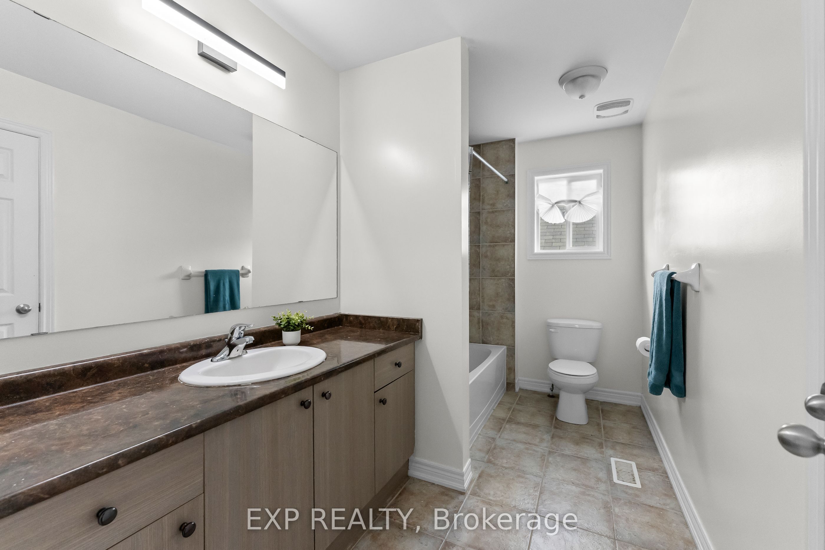 8876 Tristar Crescent Property Photo 33