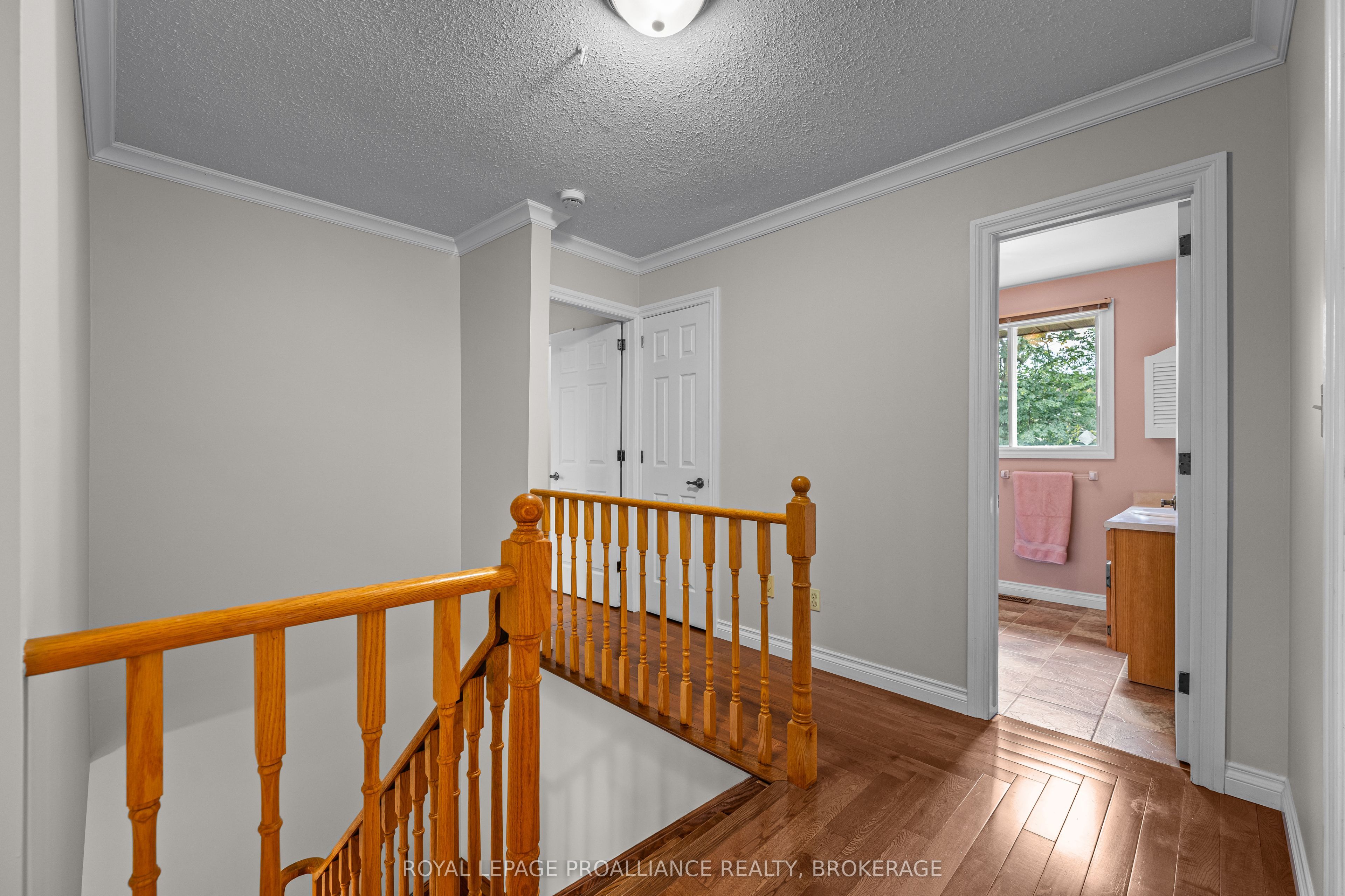 981 Edinborough Crescent Property Photo 19
