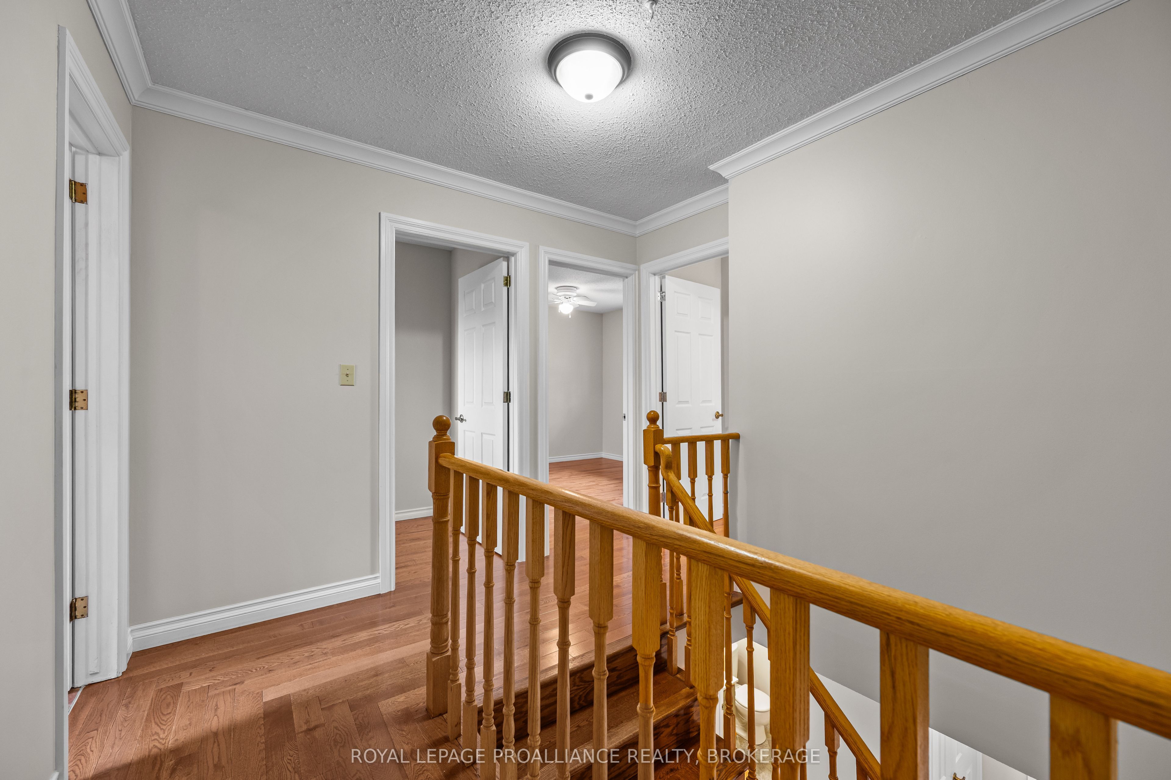 981 Edinborough Crescent Property Photo 20