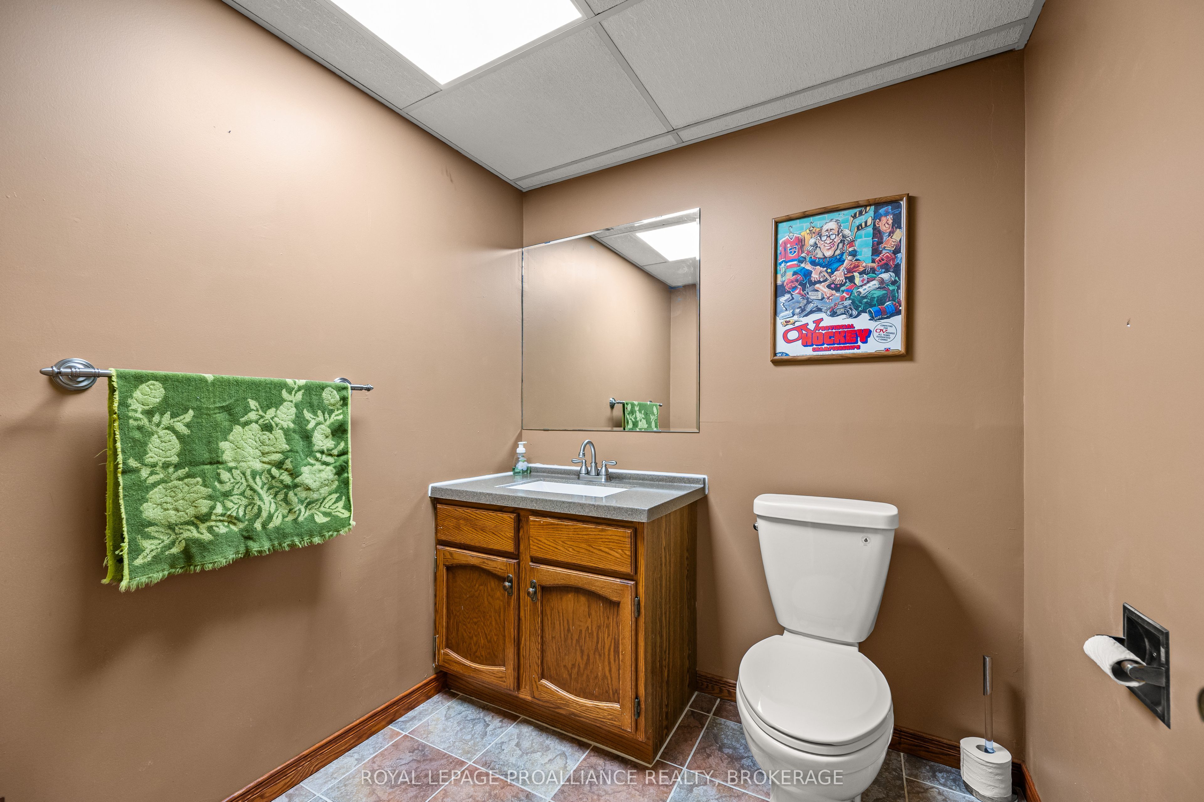 981 Edinborough Crescent Property Photo 37