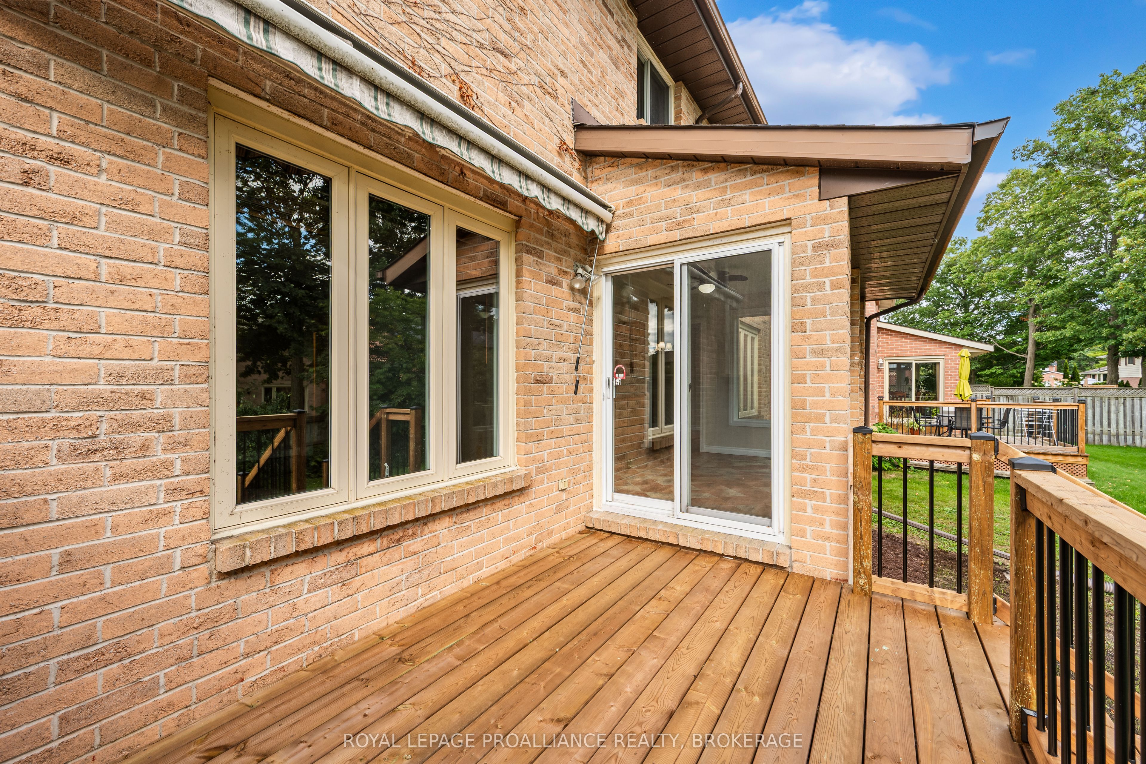 981 Edinborough Crescent Property Photo 39