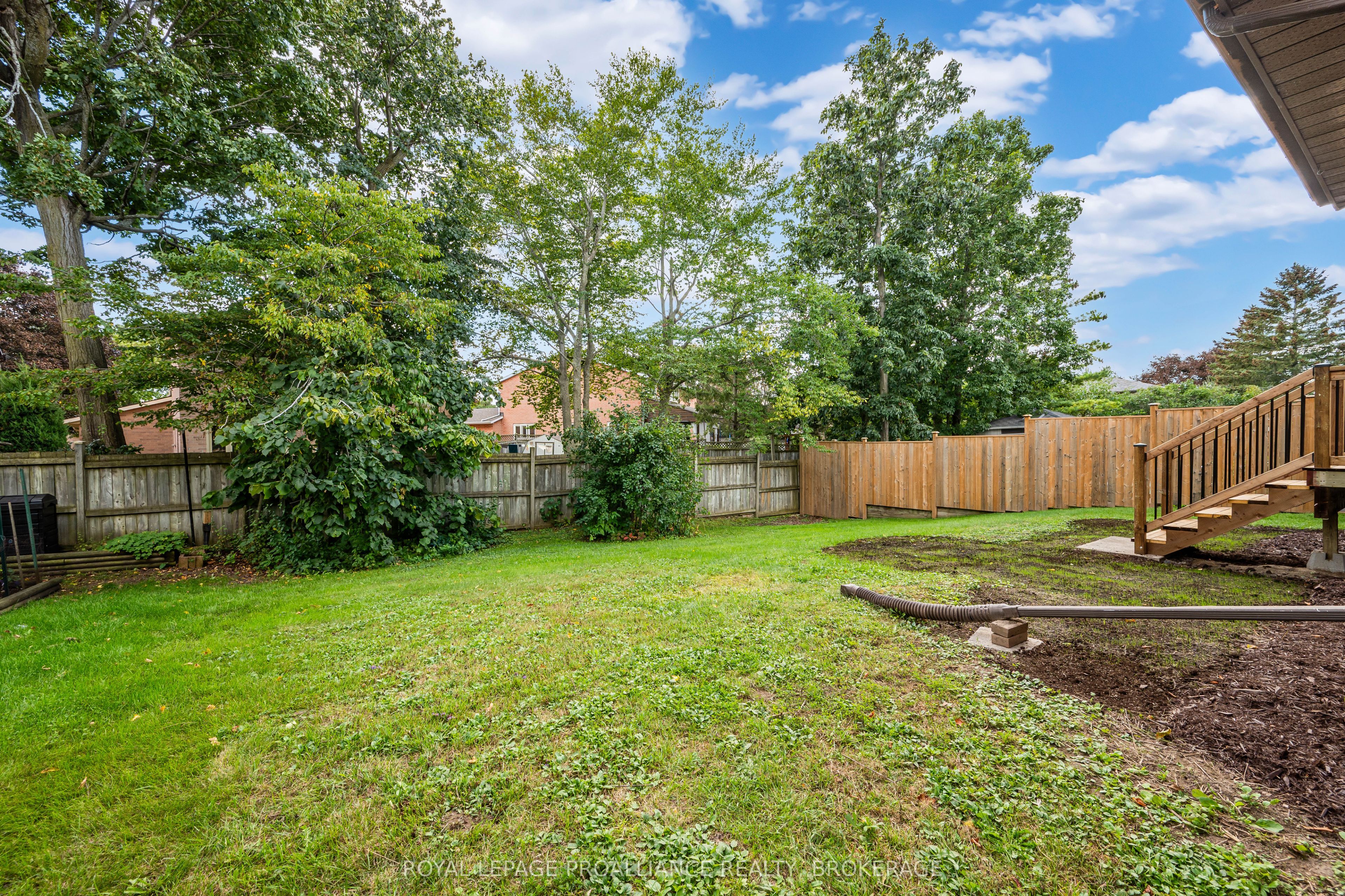 981 Edinborough Crescent Property Photo 43