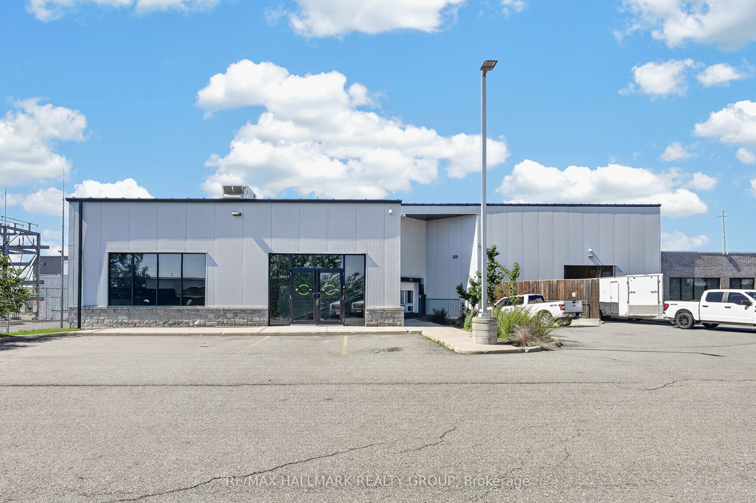 1240 Kenaston Street B Property Photo 2