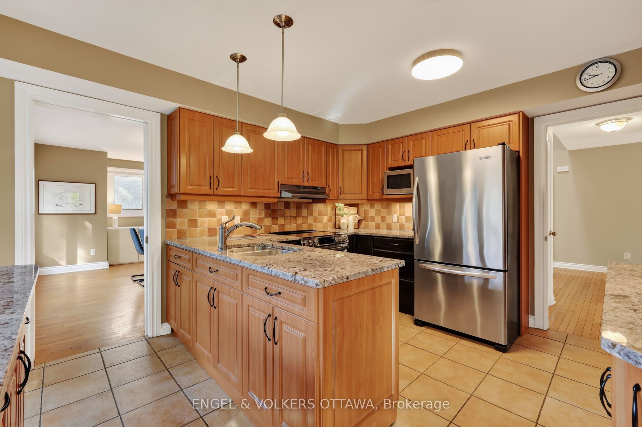 2106 Lamira Street Property Photo 11