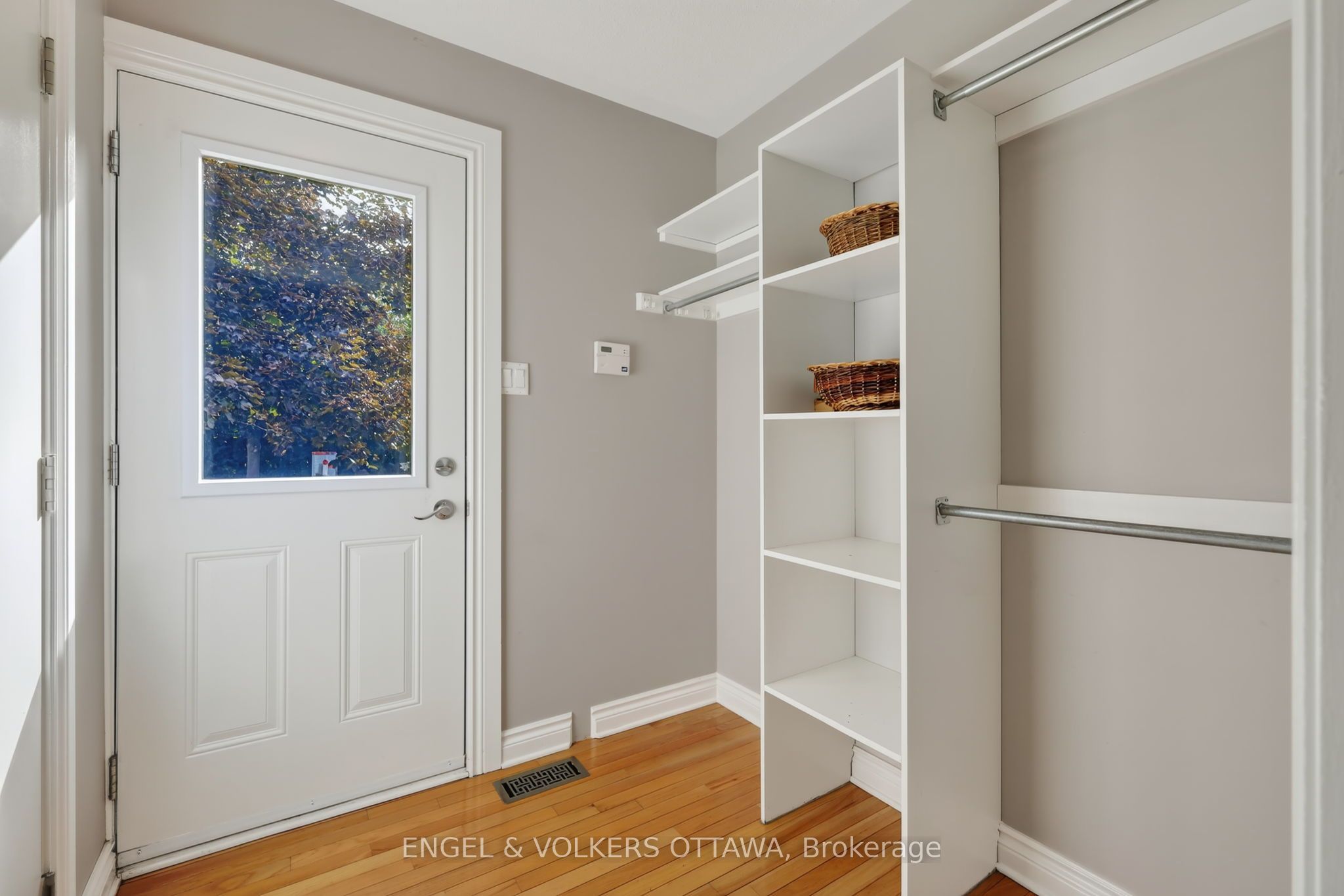 2106 Lamira Street Property Photo 17