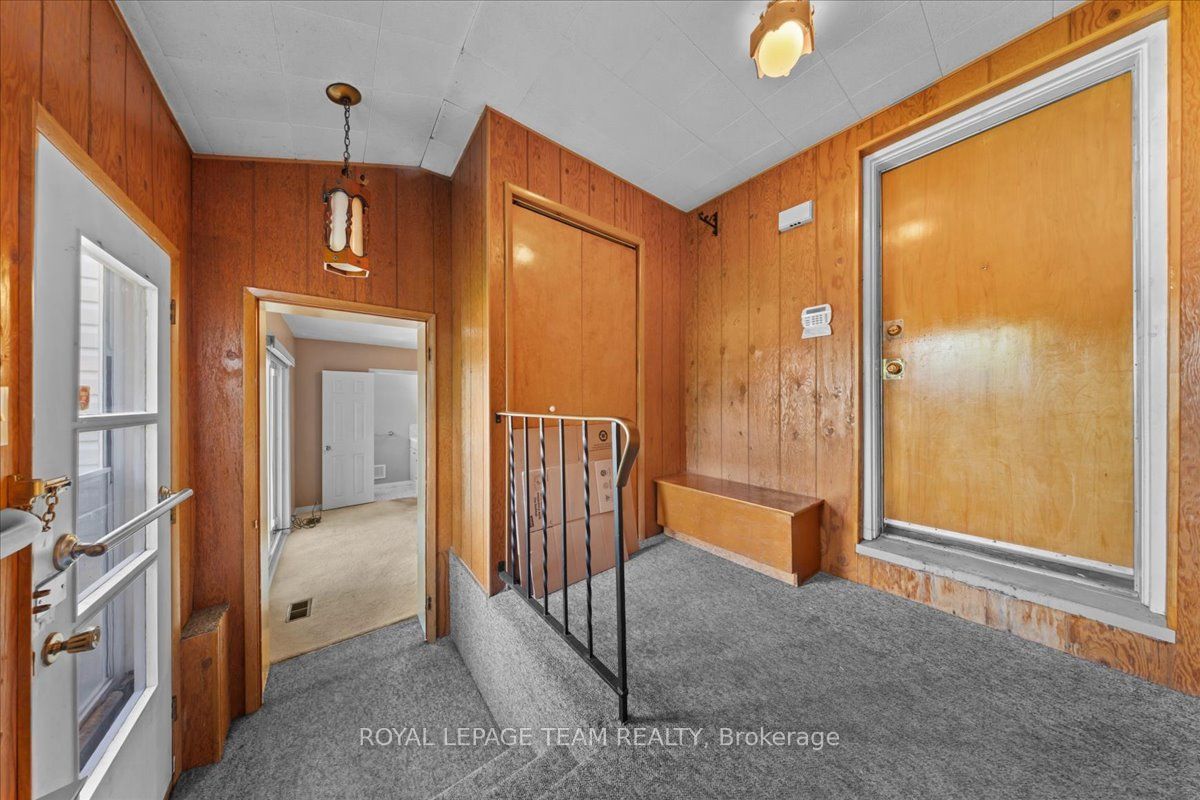 2000 Norway Crescent Property Photo 23