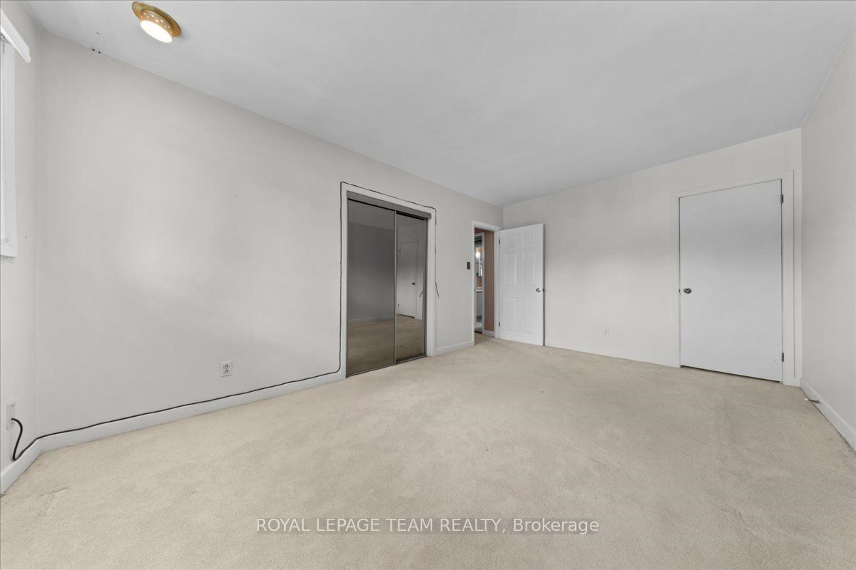 2000 Norway Crescent Property Photo 30